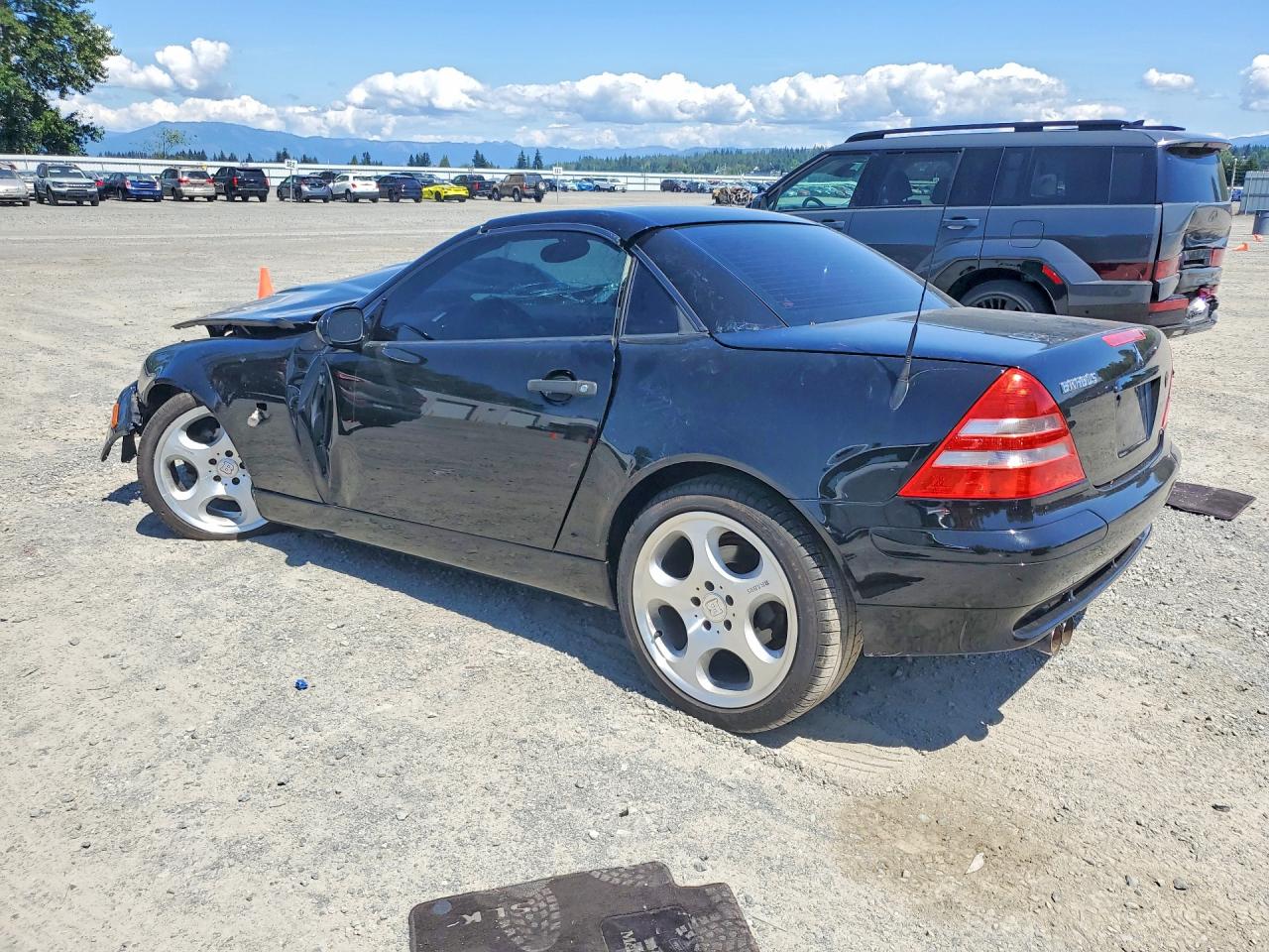 2000 Mercedes-benz Slk 230 Kompressor Black vin: WDBKK47F2YF158514