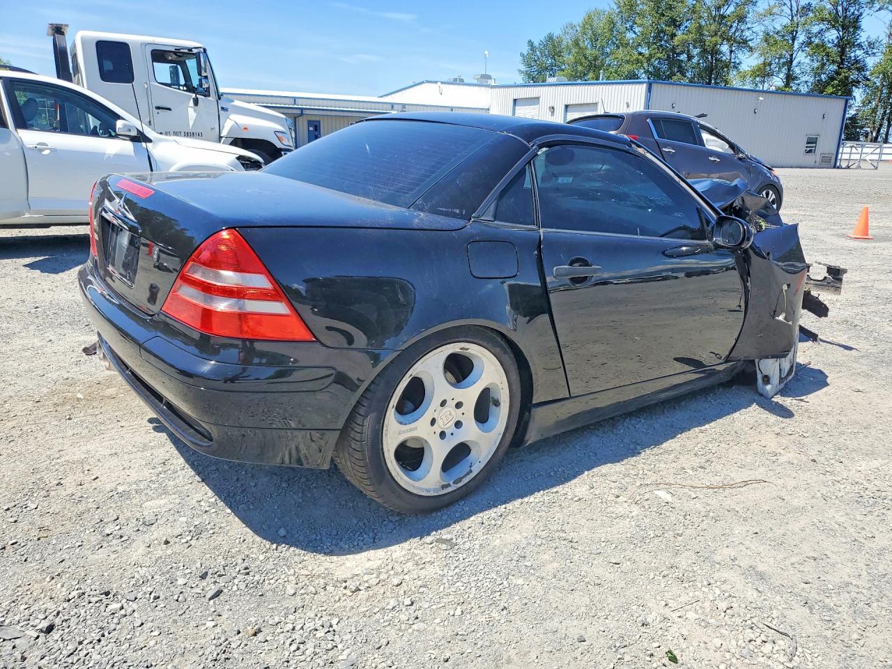 2000 Mercedes-benz Slk 230 Kompressor Black vin: WDBKK47F2YF158514