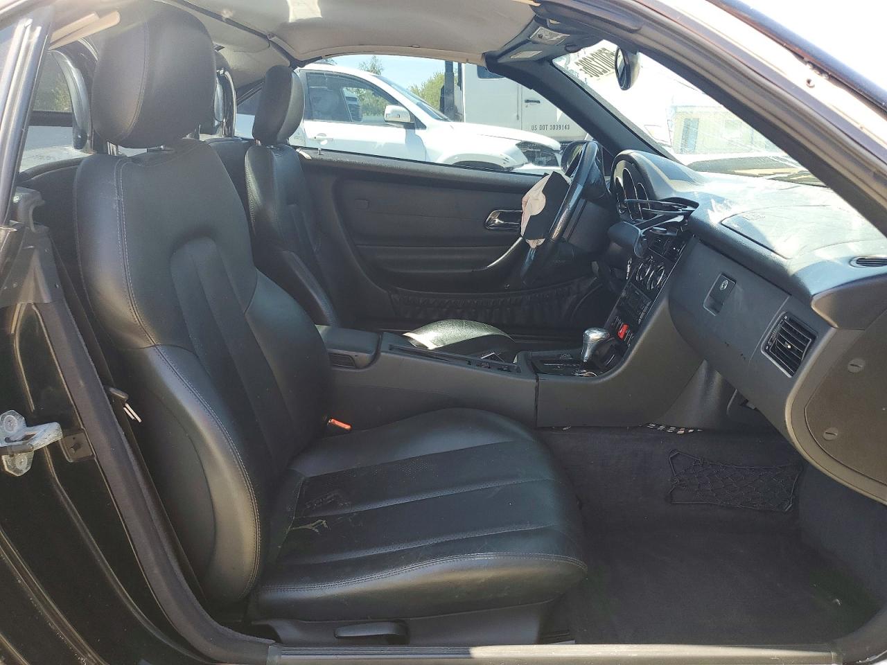 2000 Mercedes-benz Slk 230 Kompressor Black vin: WDBKK47F2YF158514