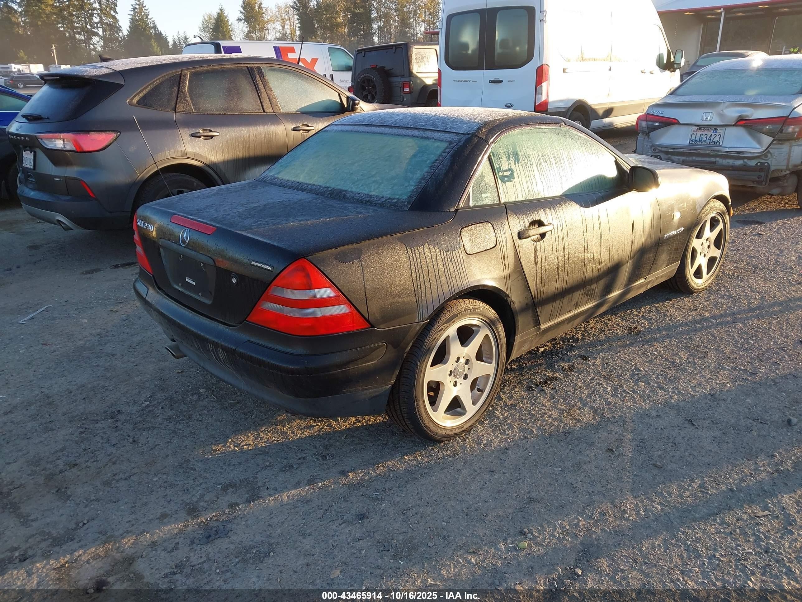 2000 Mercedes-benz Slk 230 Kompressor Black vin: WDBKK47F2YF169397