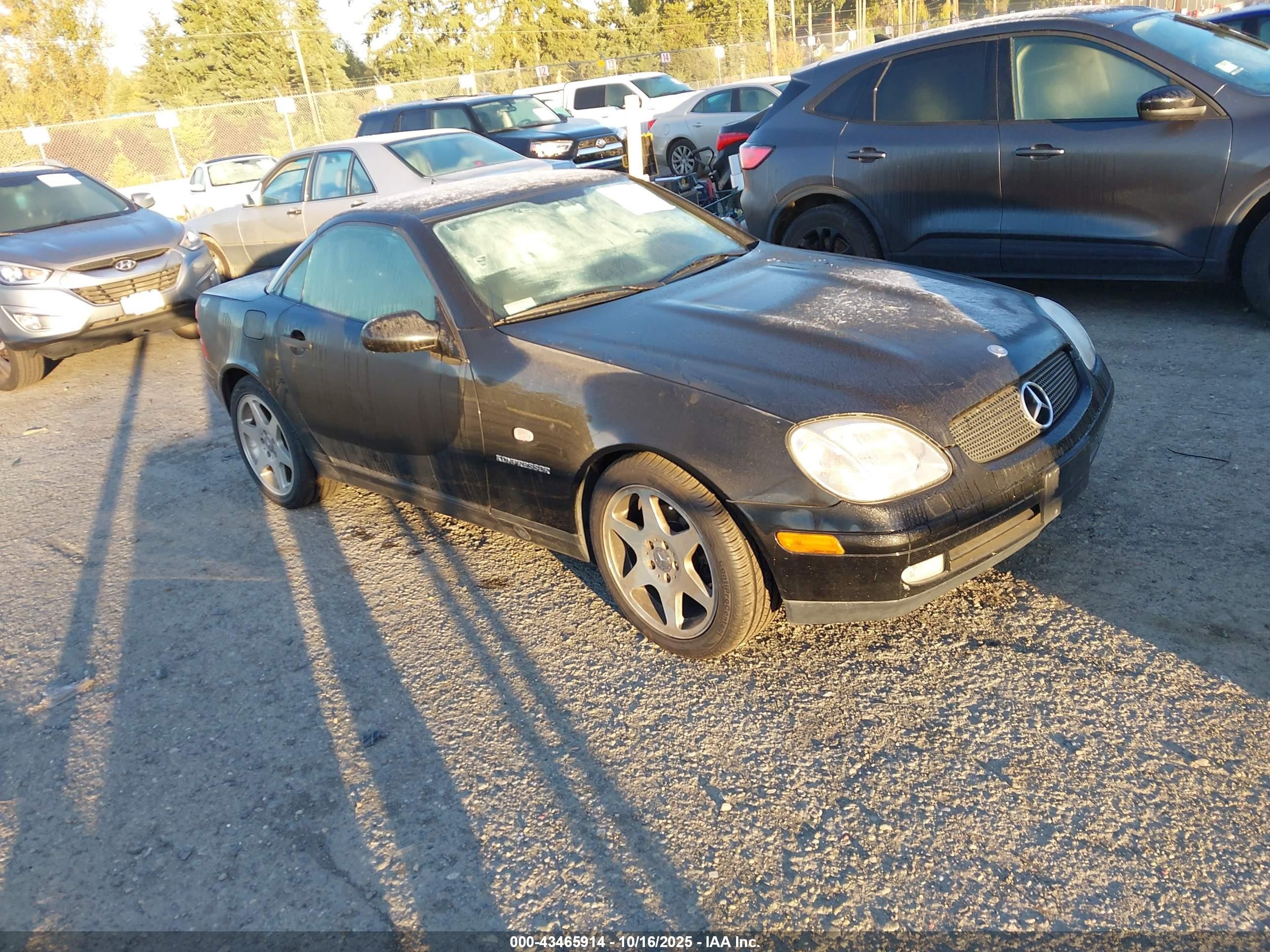 2000 Mercedes-benz Slk 230 Kompressor Black vin: WDBKK47F2YF169397