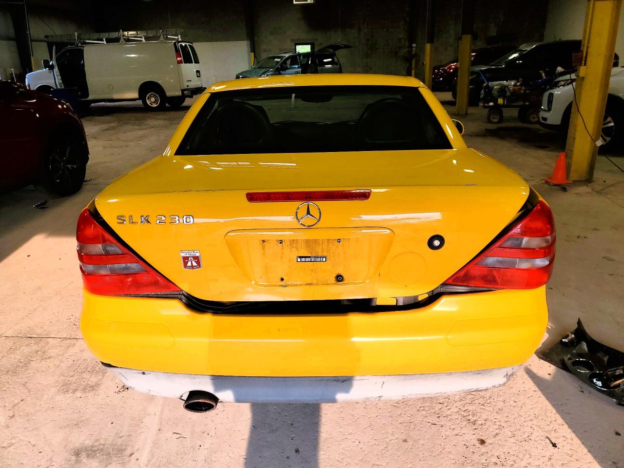 1998 Mercedes-benz Slk 230 Kompressor Yellow vin: WDBKK47F3WF028402