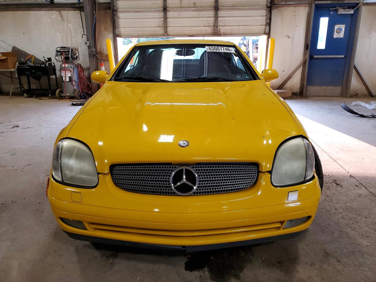 1998 Mercedes-benz Slk 230 Kompressor Yellow vin: WDBKK47F3WF028402