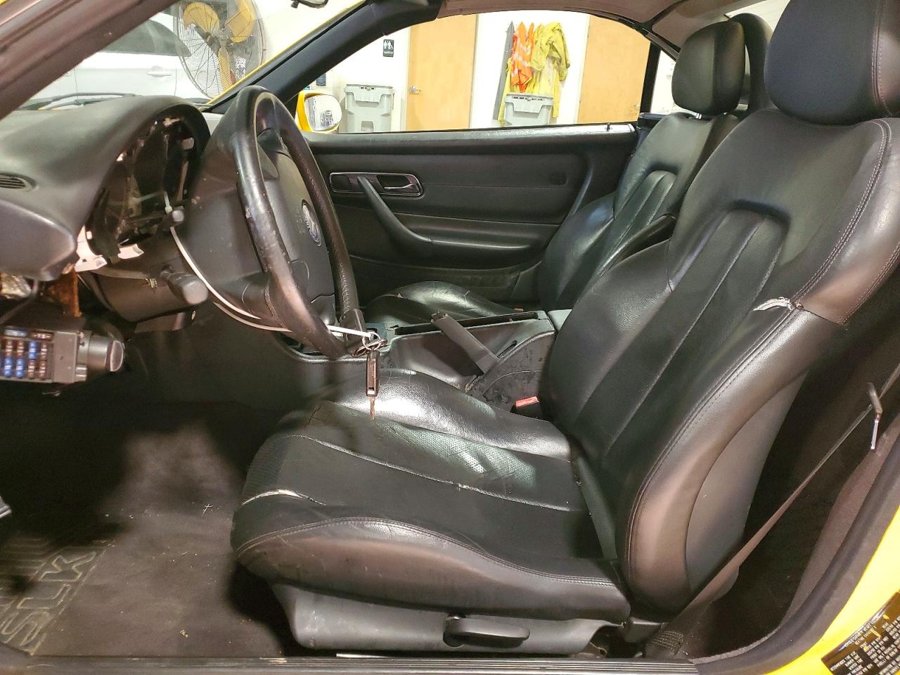 1998 Mercedes-benz Slk 230 Kompressor Yellow vin: WDBKK47F3WF028402