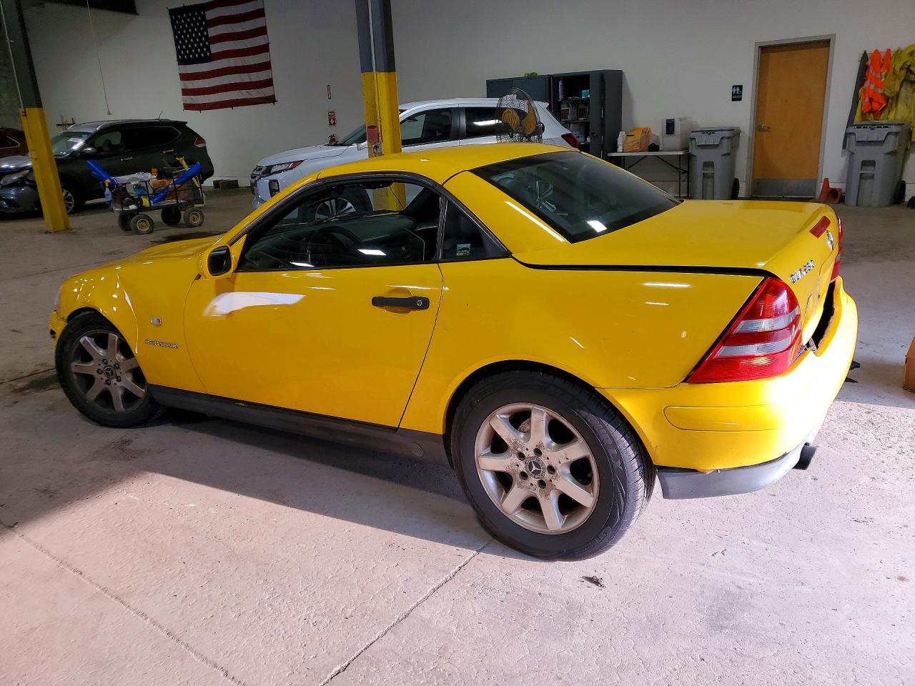 1998 Mercedes-benz Slk 230 Kompressor Yellow vin: WDBKK47F3WF028402