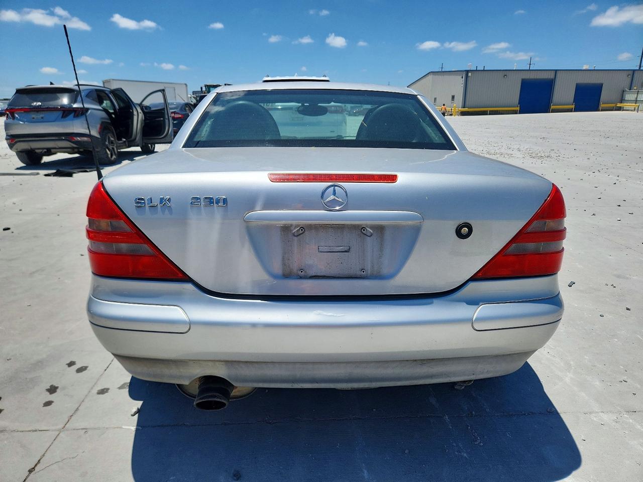 1999 Mercedes-benz Slk 230 Kompressor Silver vin: WDBKK47F3XF127819