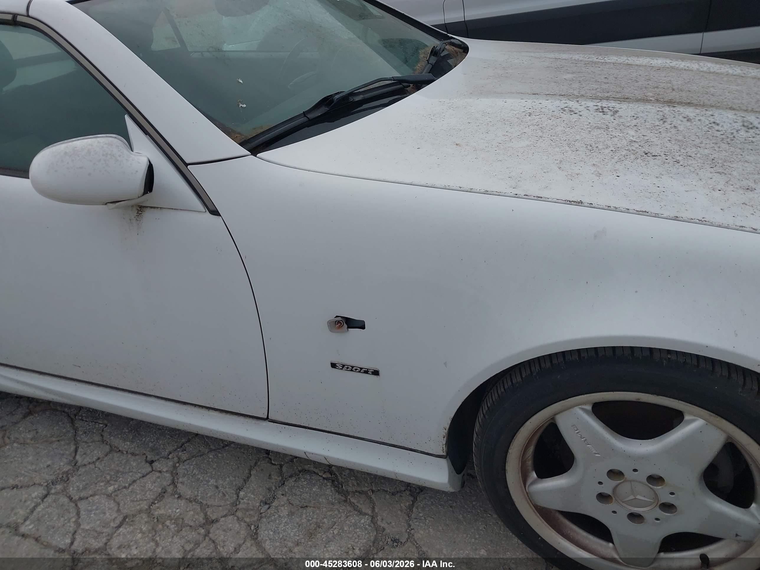 2000 Mercedes-benz Slk 230 Kompressor White vin: WDBKK47F4YF149507