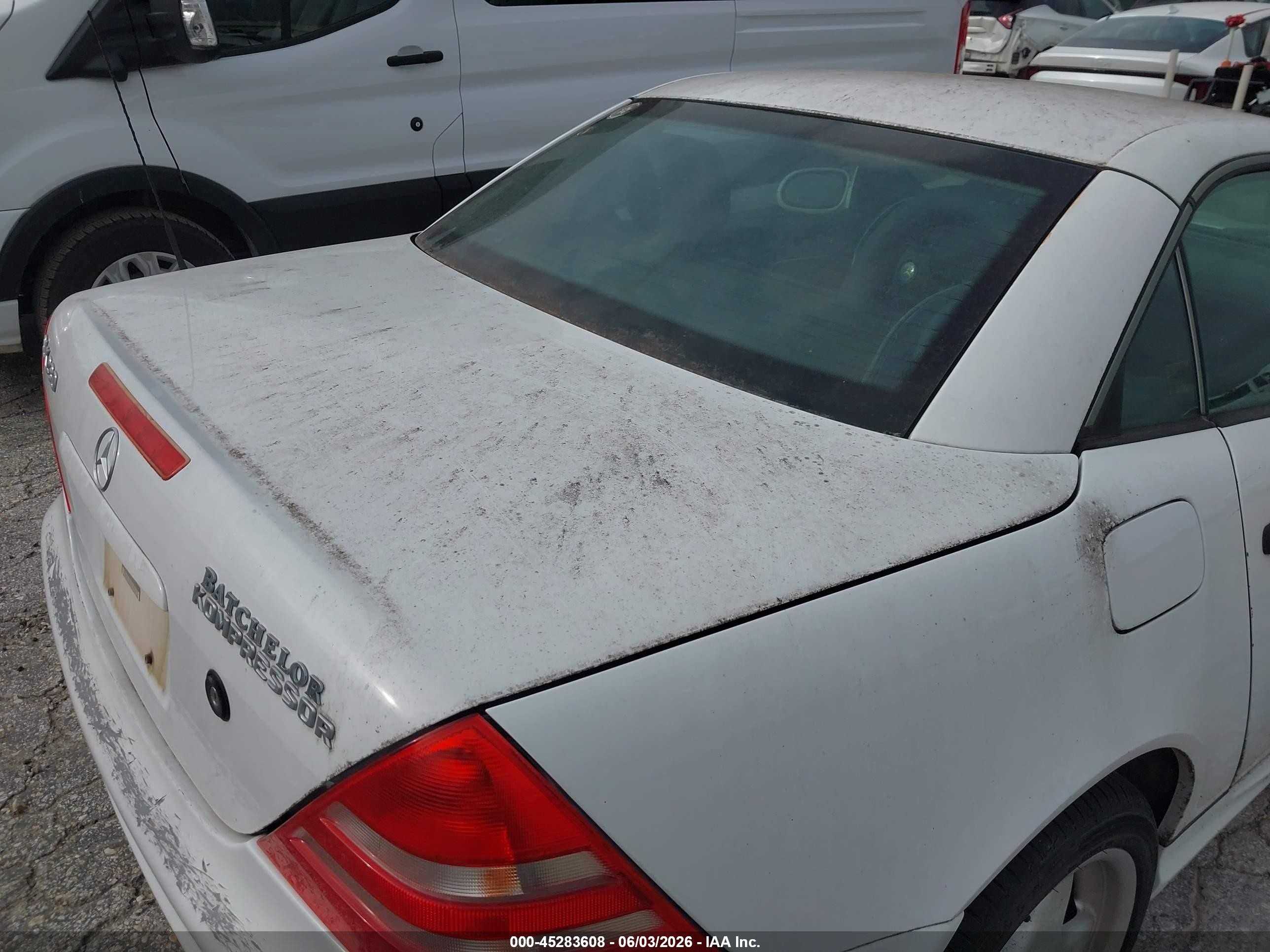 2000 Mercedes-benz Slk 230 Kompressor White vin: WDBKK47F4YF149507