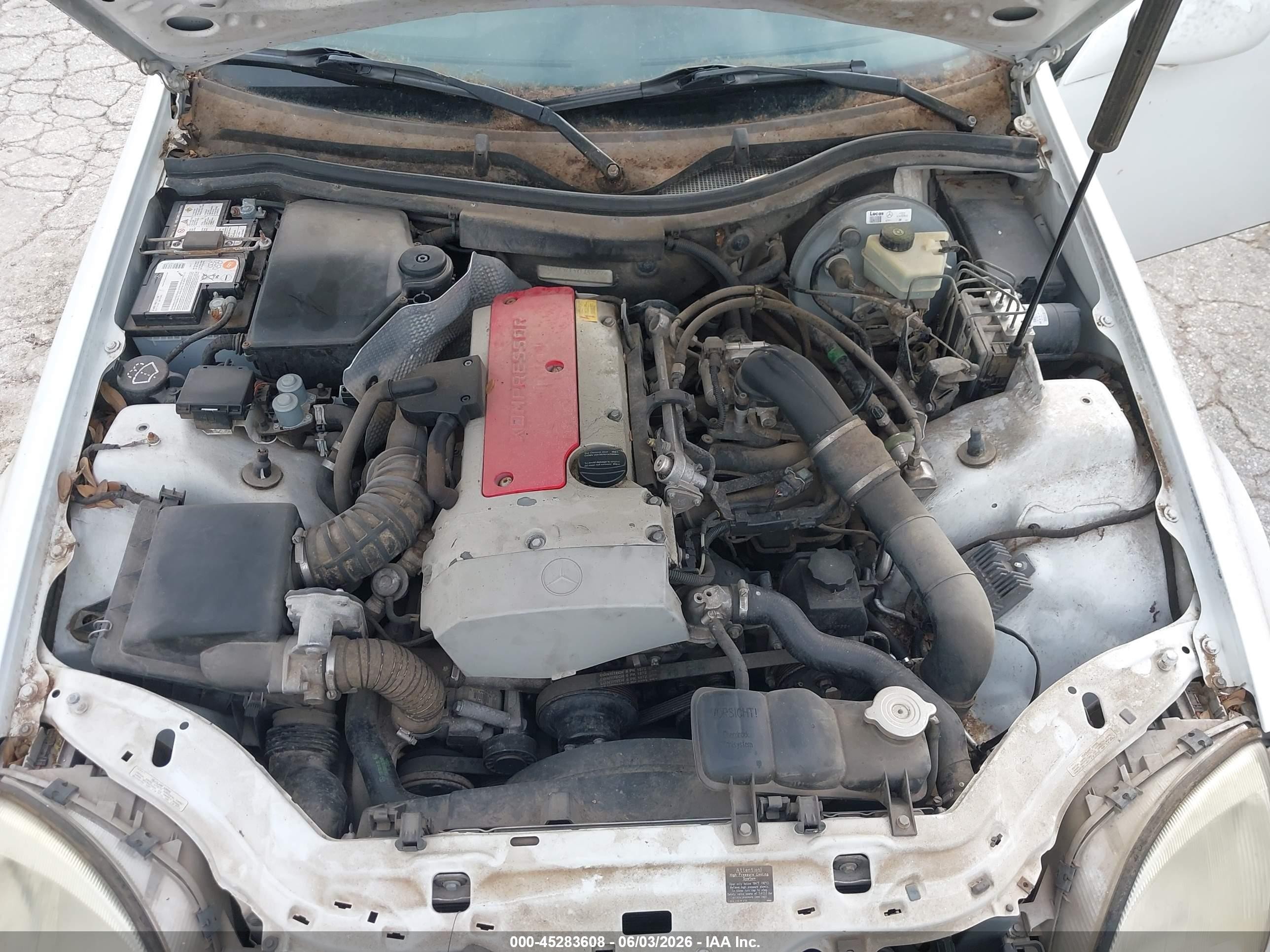 2000 Mercedes-benz Slk 230 Kompressor White vin: WDBKK47F4YF149507