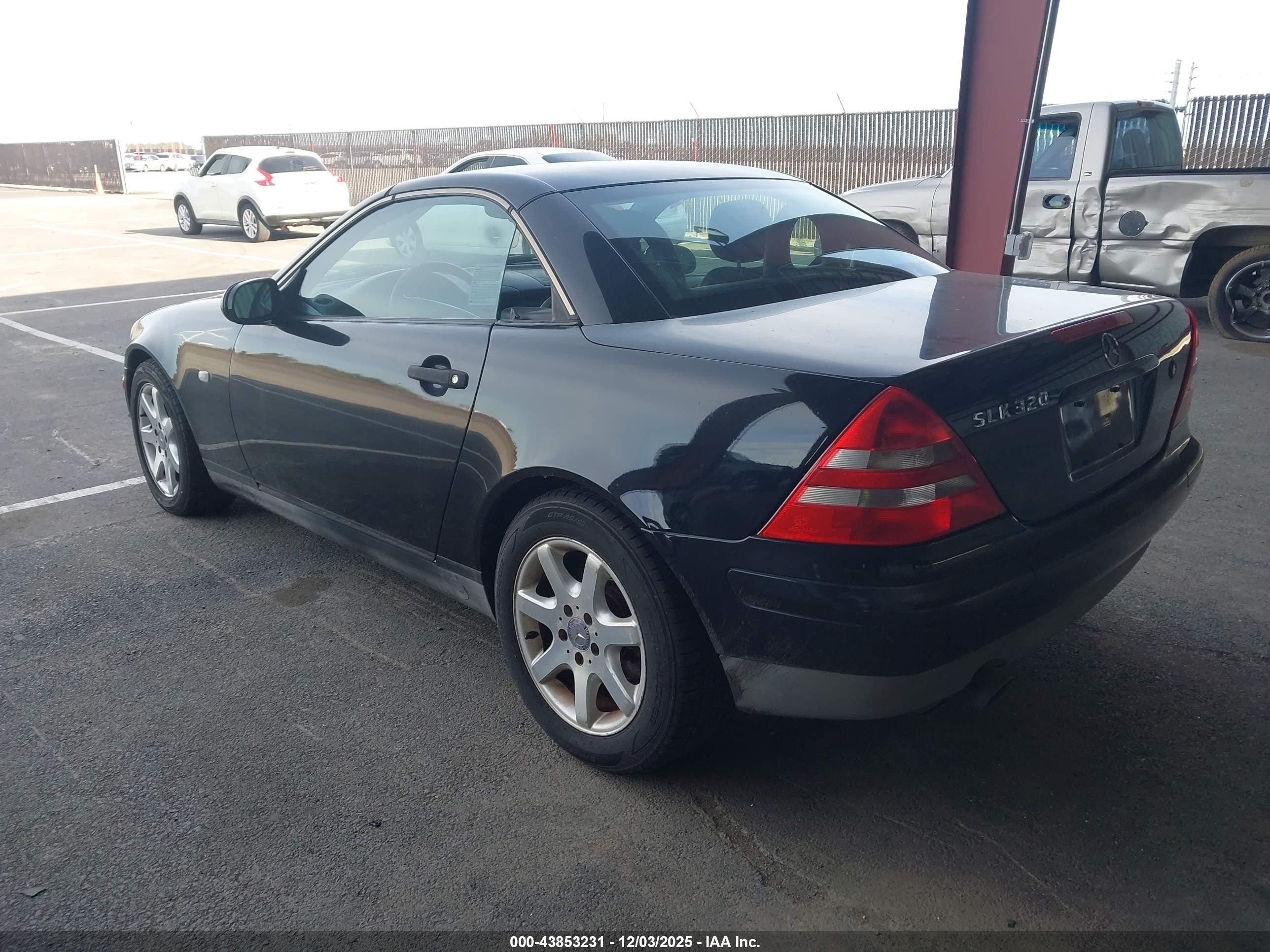1998 Mercedes-benz Slk 230   Black vin: WDBKK47F5WF025775
