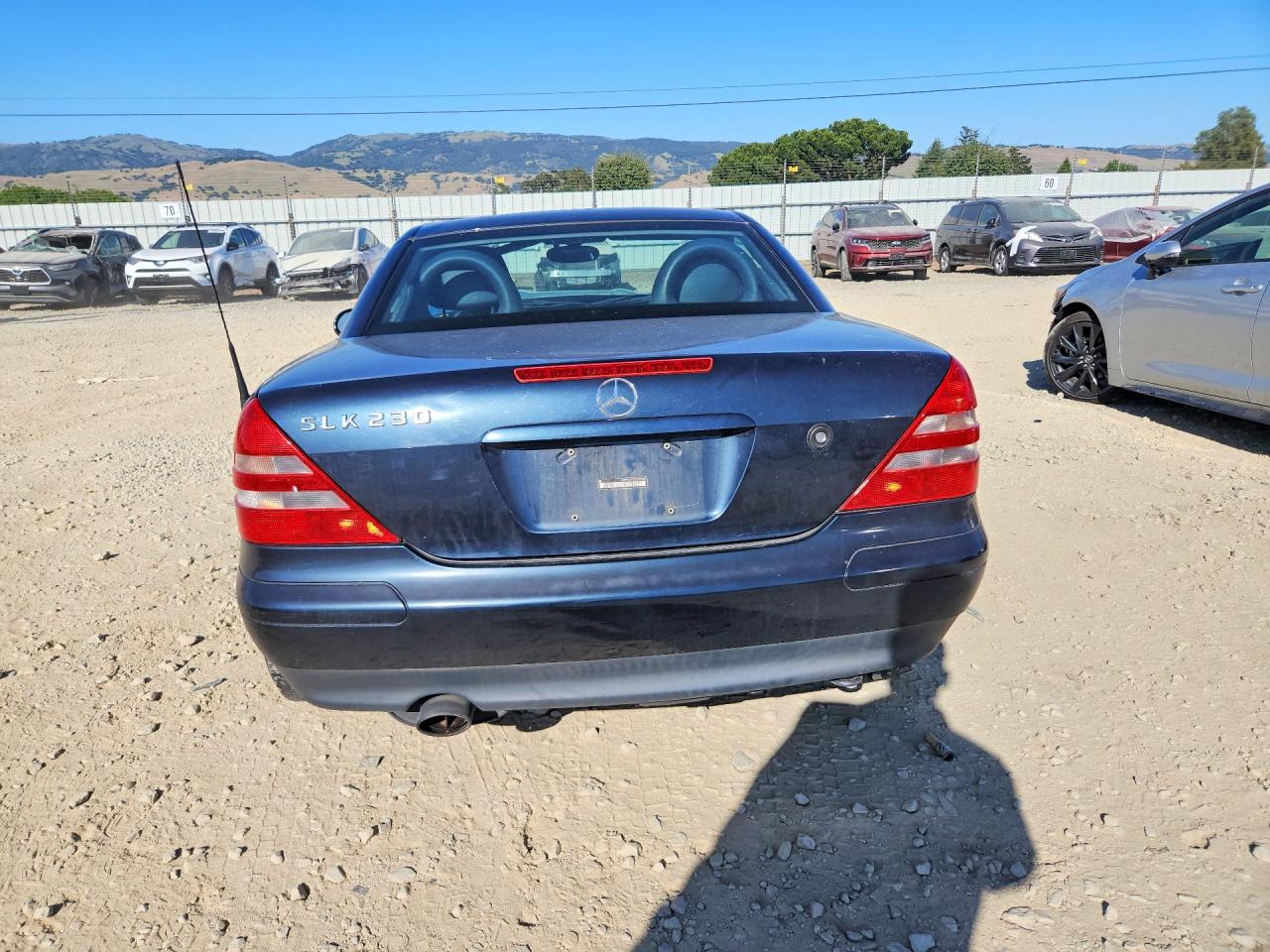 1998 Mercedes-benz Slk 230 Kompressor Blue vin: WDBKK47F5WF078136