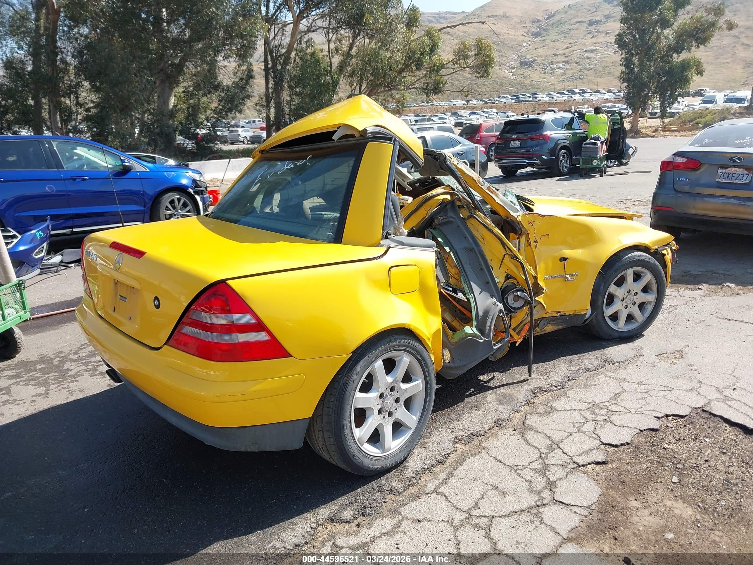 1998 Mercedes-benz Slk 230   Желтый vin: WDBKK47F5WF078346