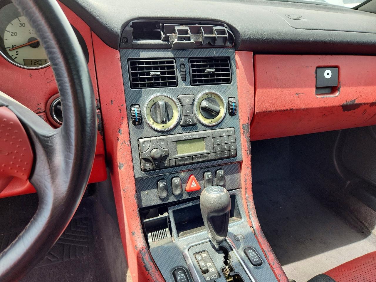 1999 Mercedes-benz Slk 230 Kompressor Silver vin: WDBKK47F5XF117504