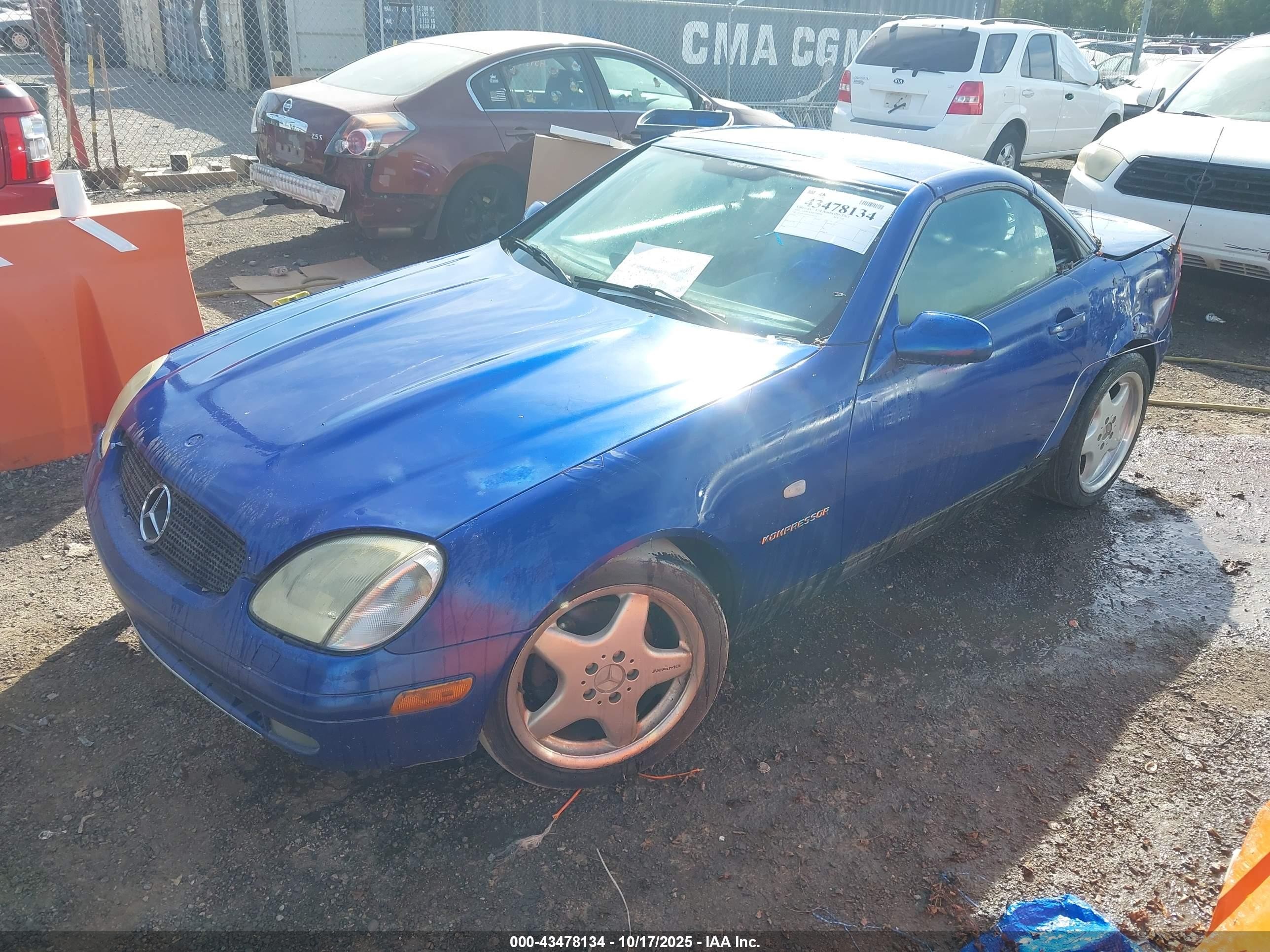 2000 Mercedes-benz Slk 230 Kompressor Blue vin: WDBKK47F5YF145935