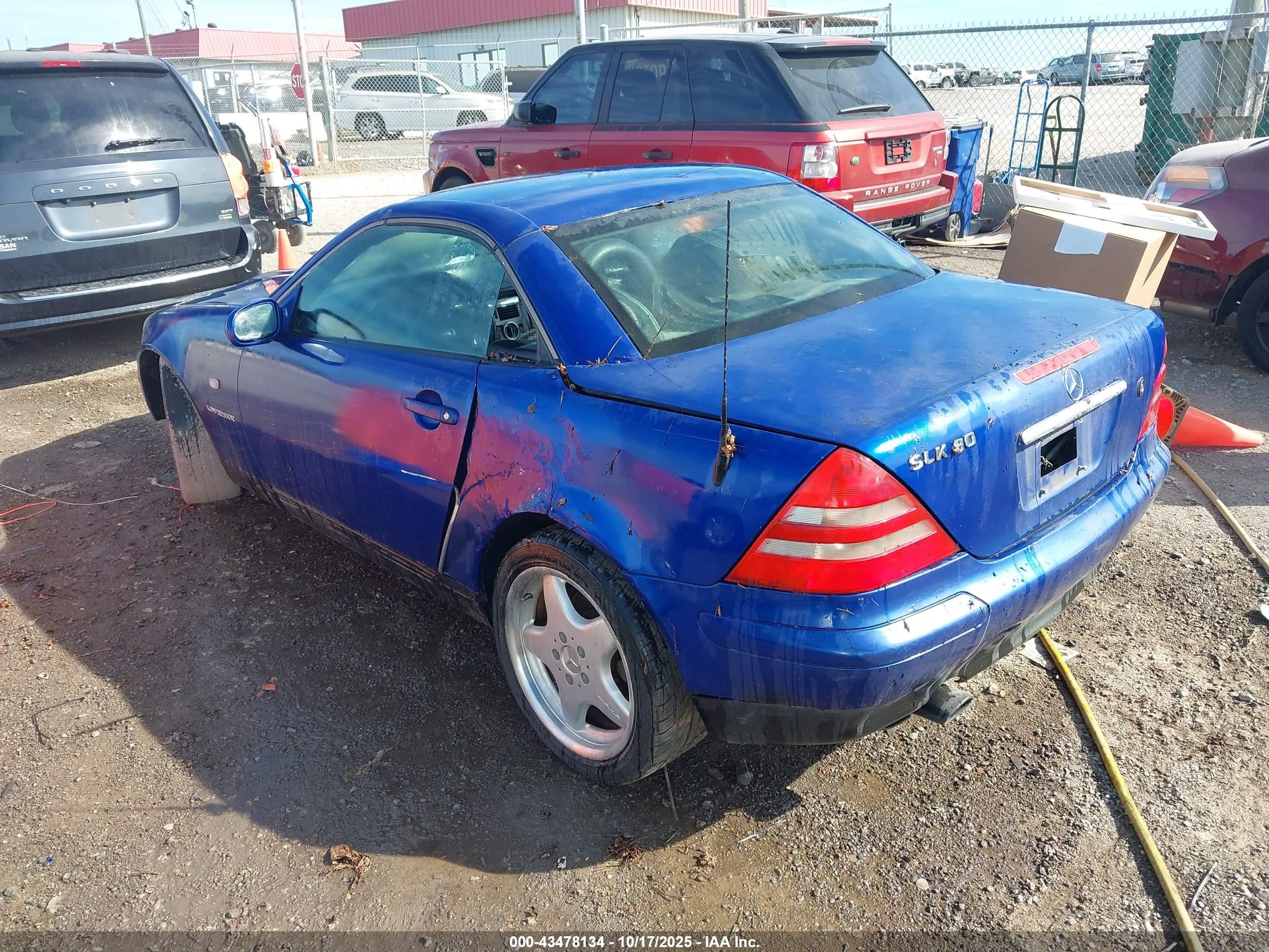 2000 Mercedes-benz Slk 230 Kompressor Blue vin: WDBKK47F5YF145935