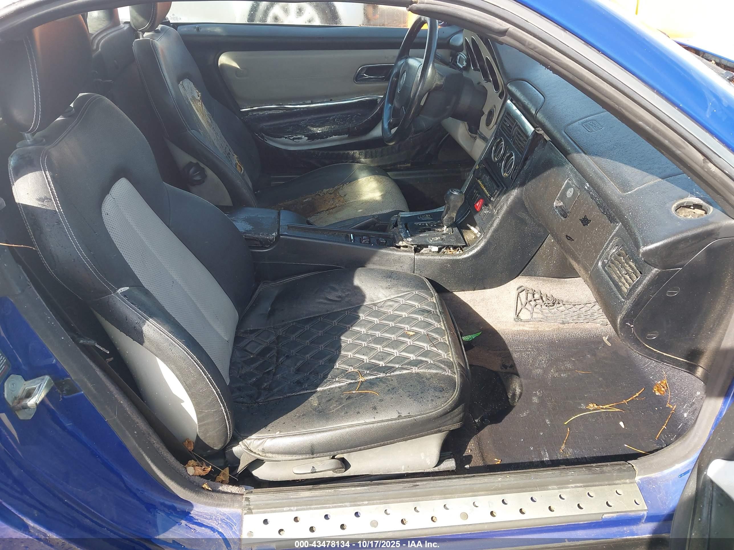 2000 Mercedes-benz Slk 230 Kompressor Blue vin: WDBKK47F5YF145935