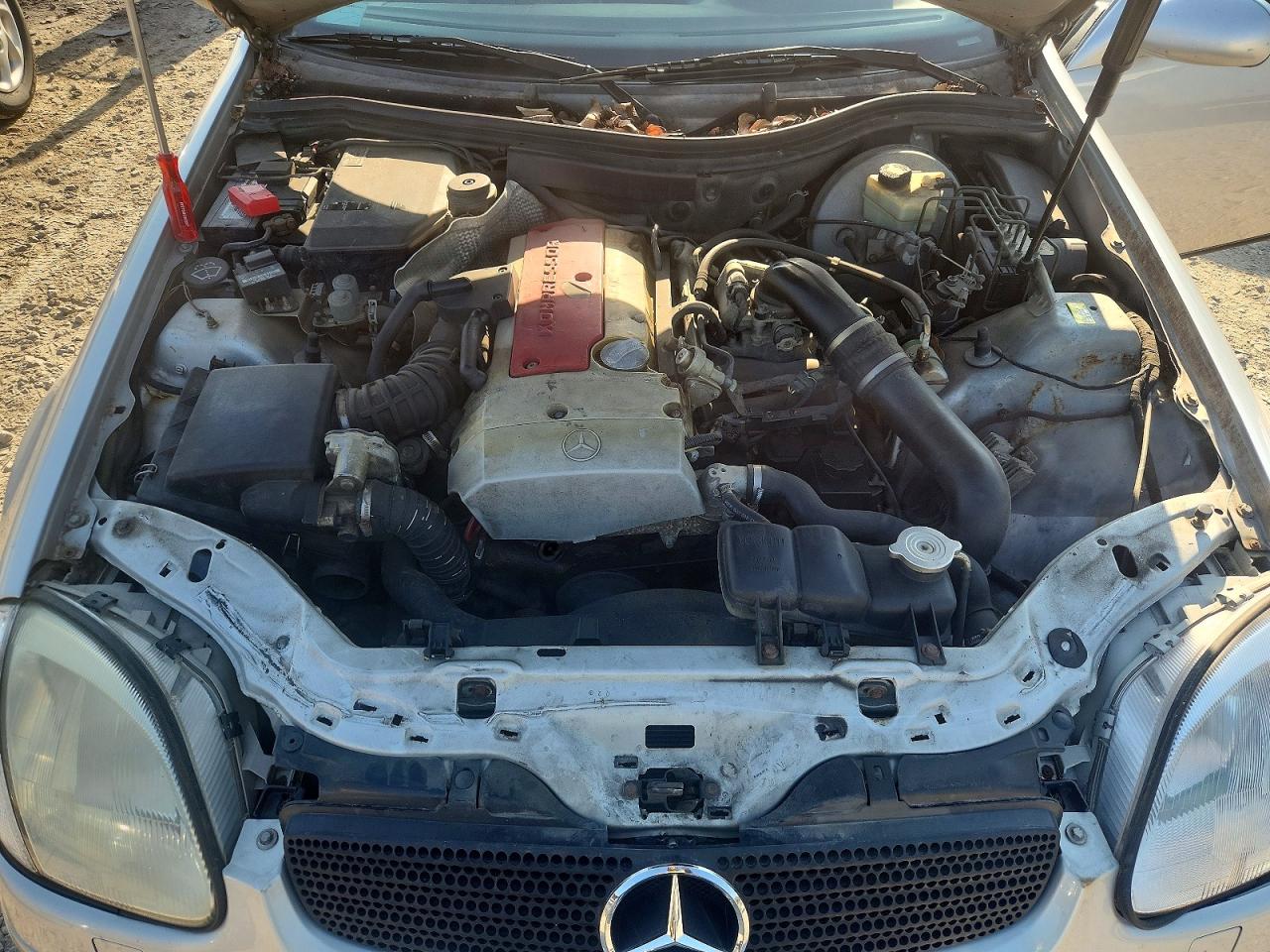 1998 Mercedes-benz Slk 230 Kompressor Серебряный vin: WDBKK47F6WF011092
