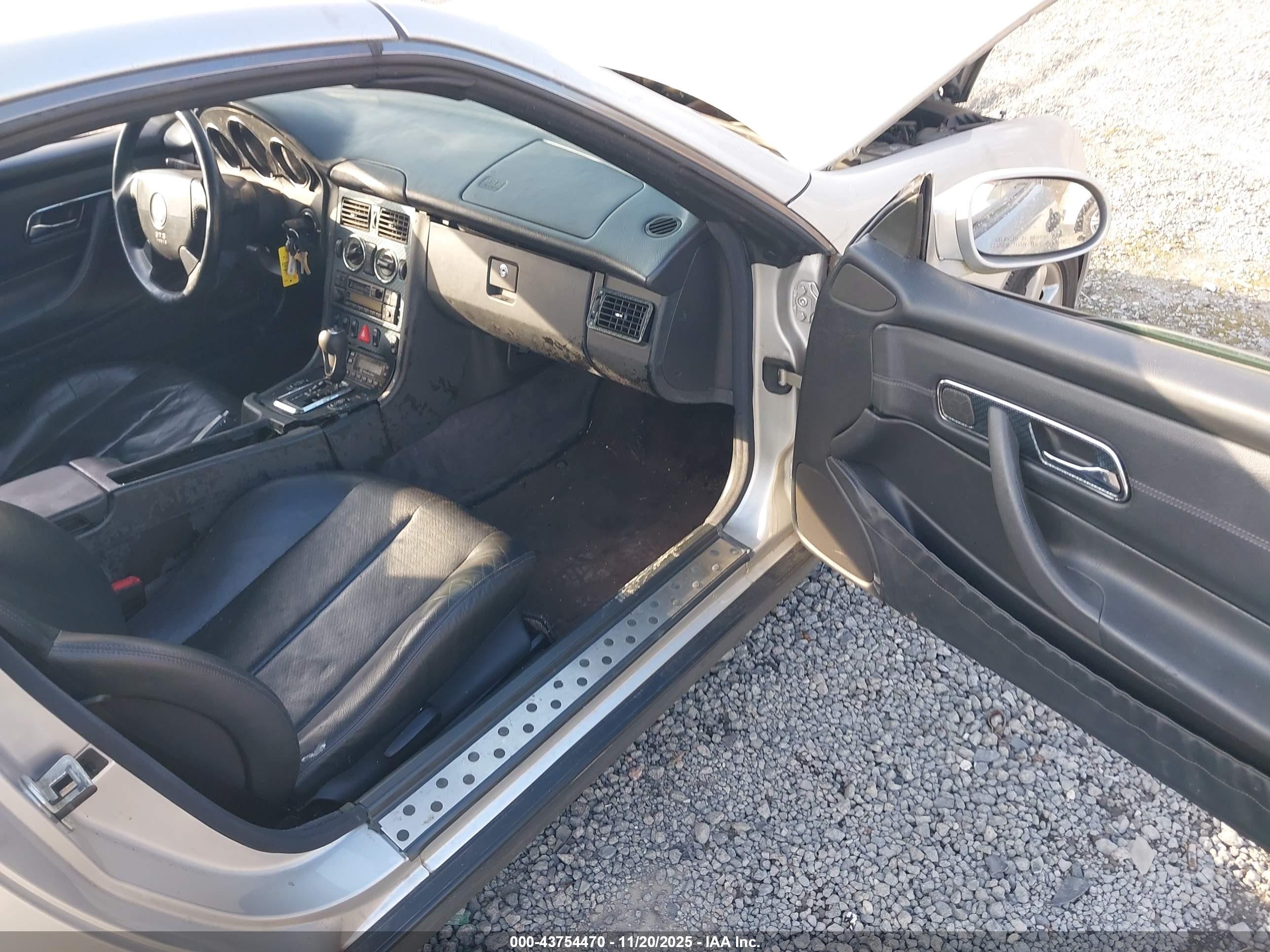 1998 Mercedes-benz Slk 230   Silver vin: WDBKK47F6WF013716