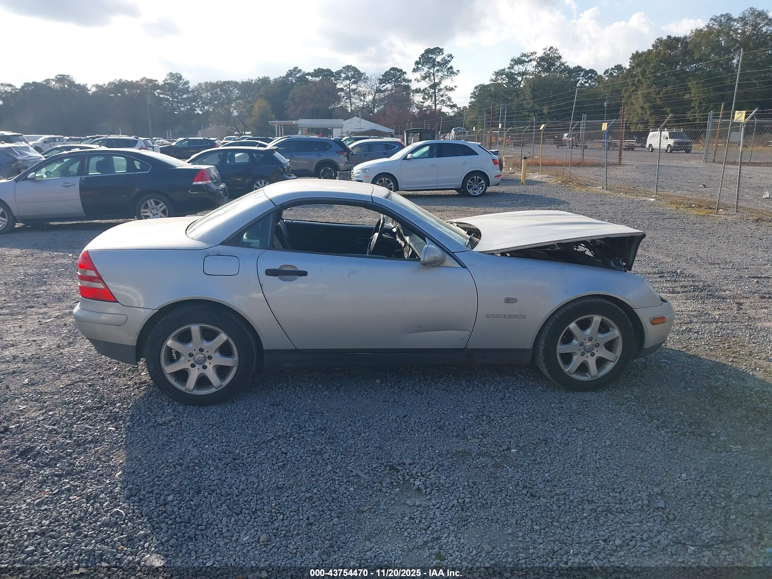1998 Mercedes-benz Slk 230   Silver vin: WDBKK47F6WF013716