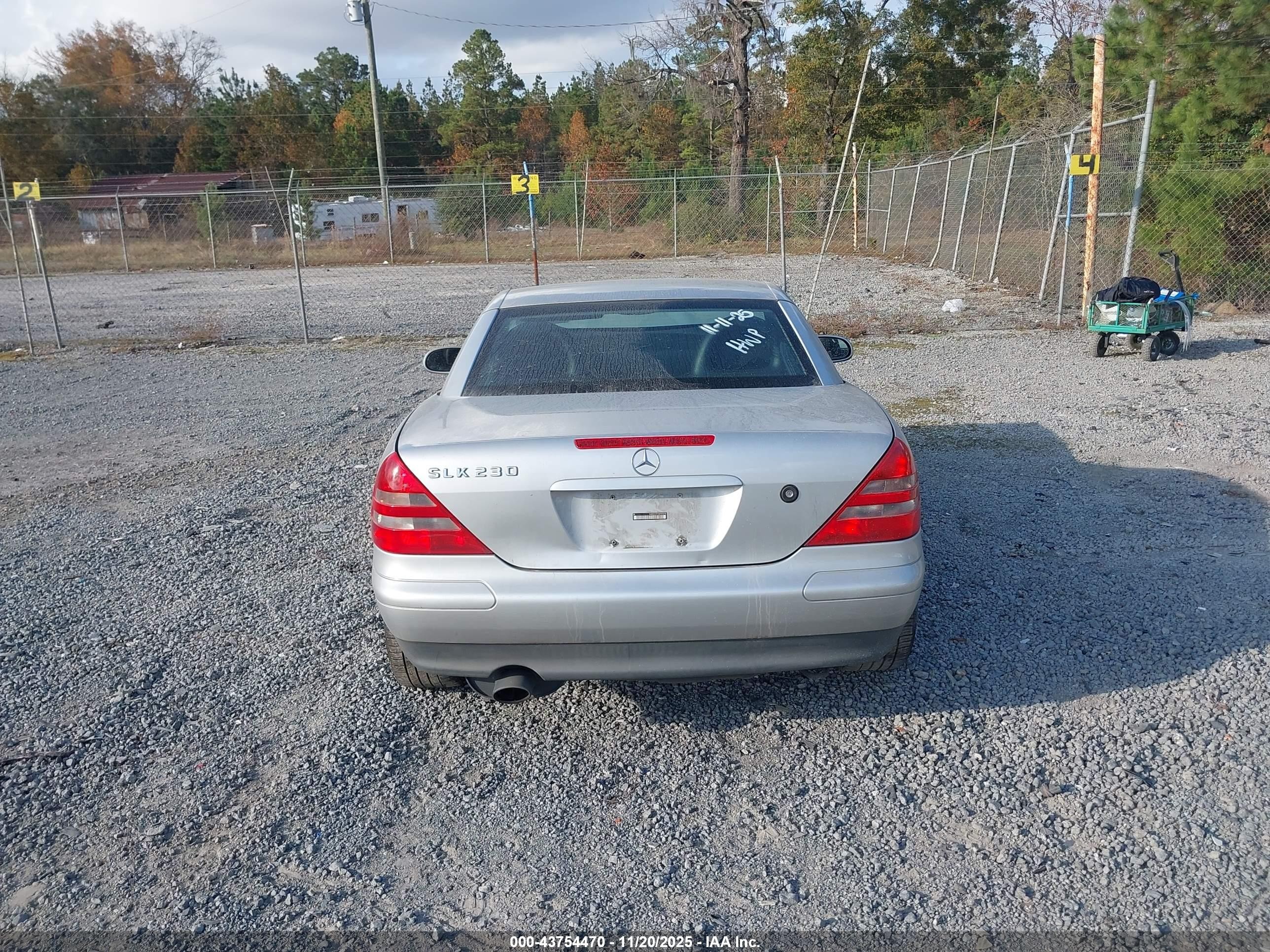 1998 Mercedes-benz Slk 230   Silver vin: WDBKK47F6WF013716