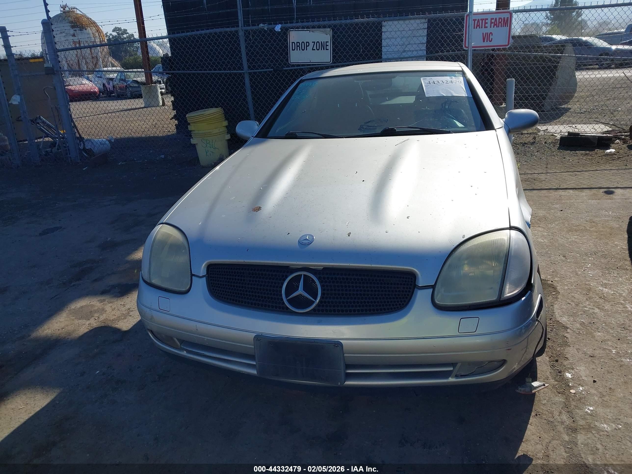 1998 Mercedes-benz Slk 230   Silver vin: WDBKK47F6WF035800