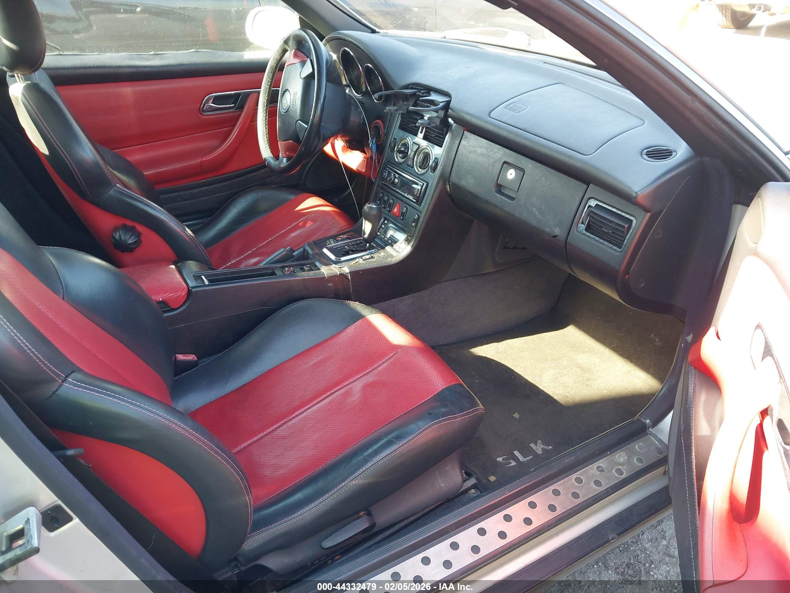 1998 Mercedes-benz Slk 230   Silver vin: WDBKK47F6WF035800