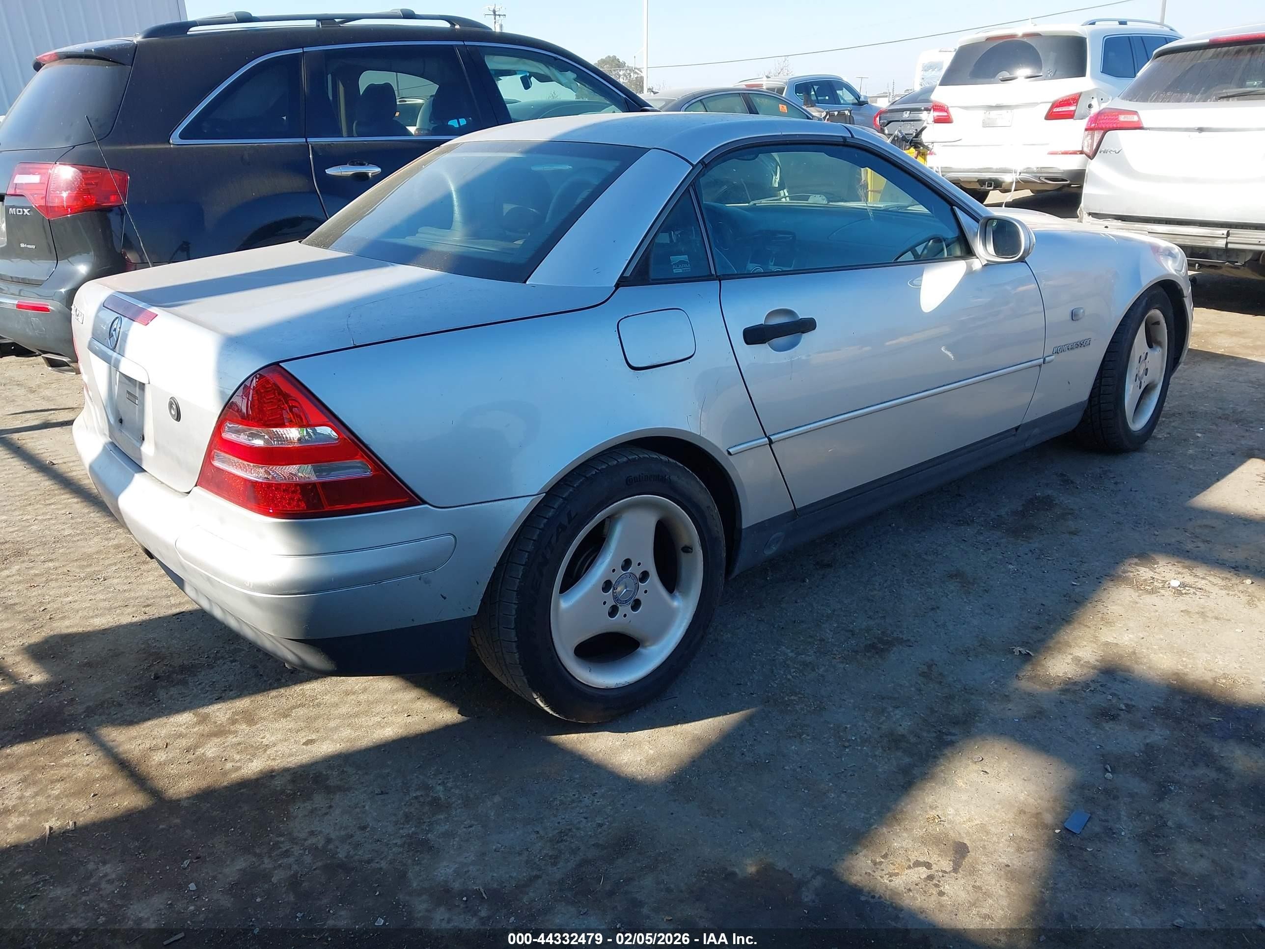 1998 Mercedes-benz Slk 230   Silver vin: WDBKK47F6WF035800