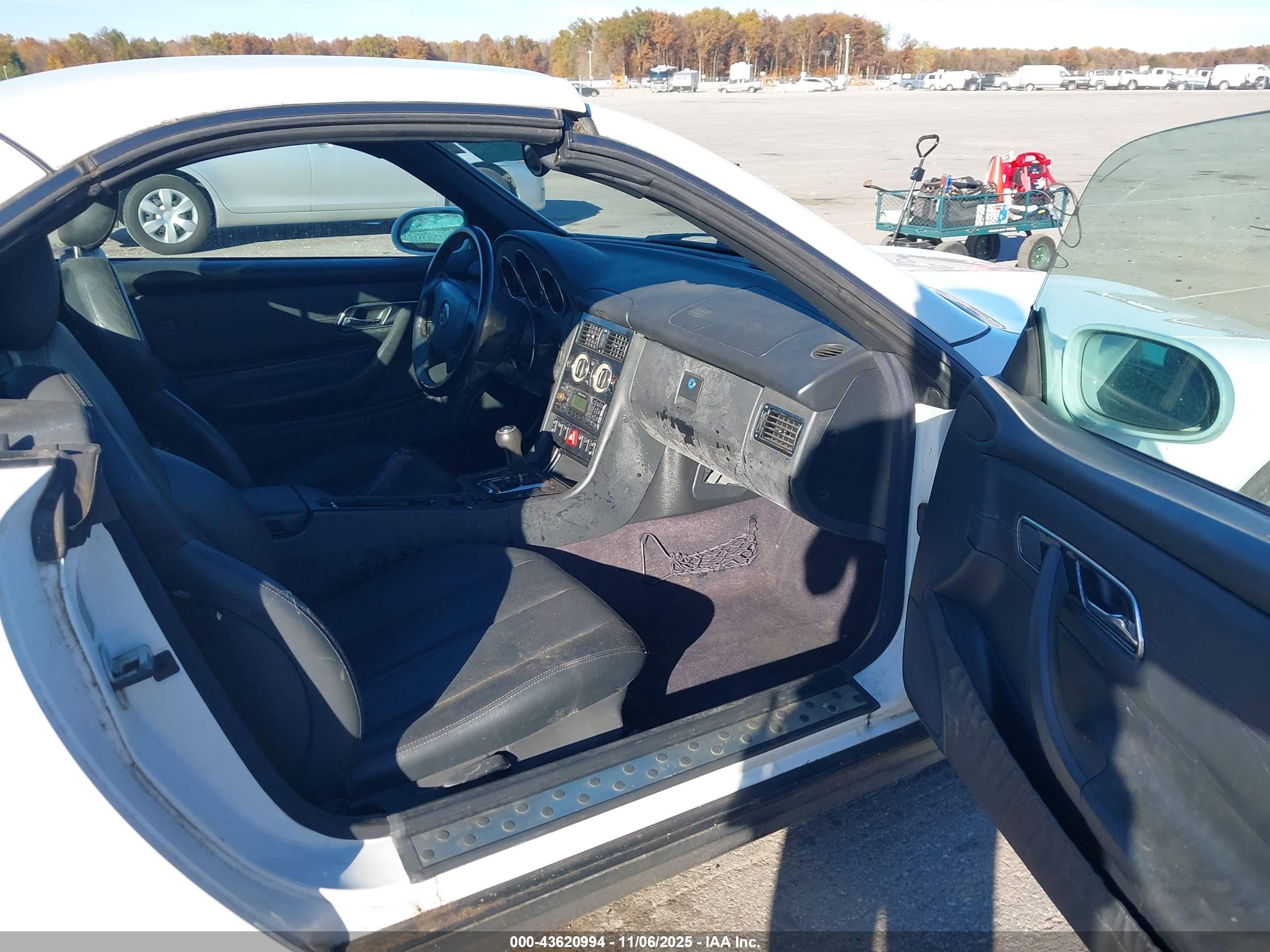 2000 Mercedes-benz Slk 230 Kompressor Белый vin: WDBKK47F6YF145023