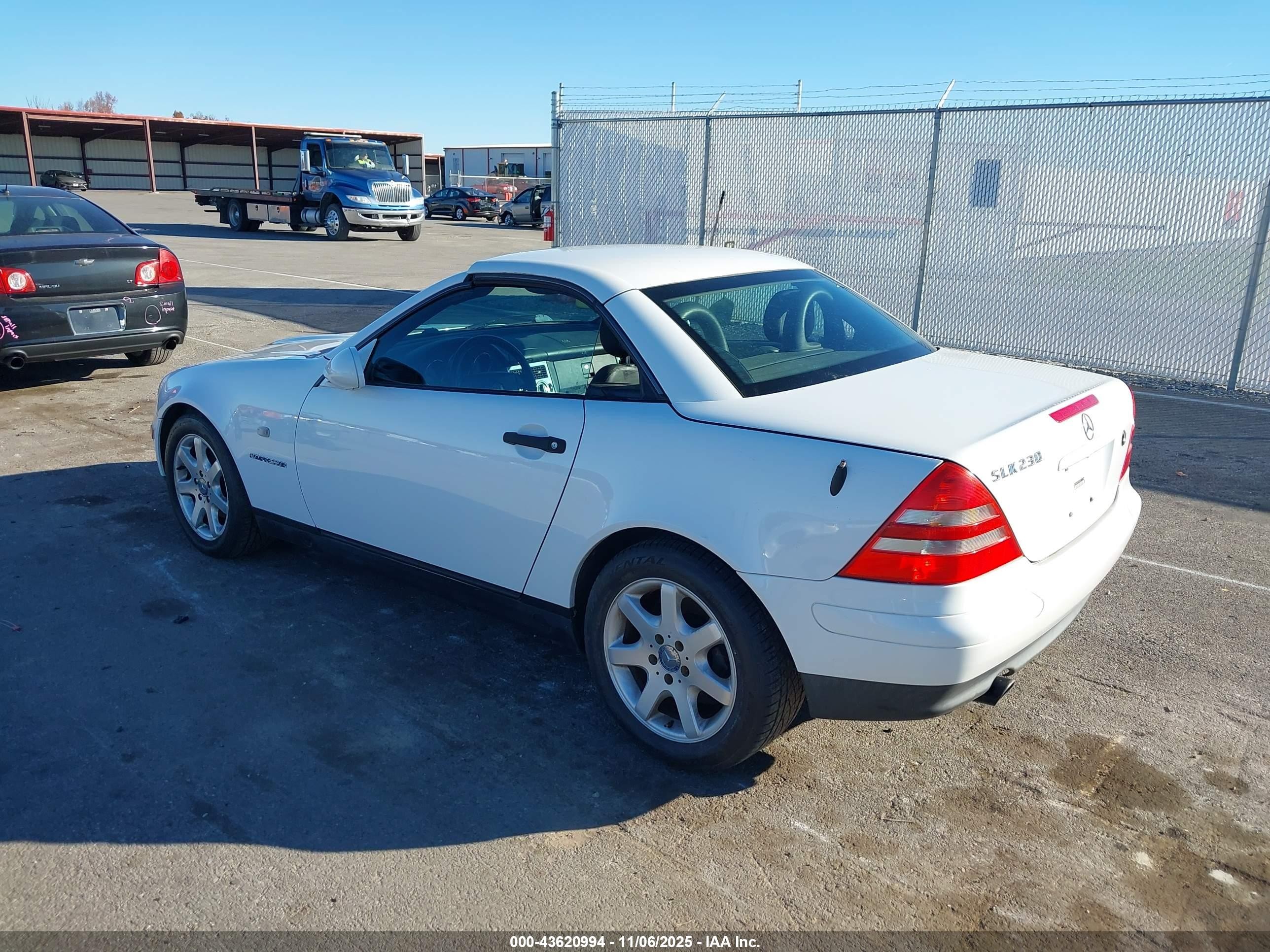 2000 Mercedes-benz Slk 230 Kompressor Белый vin: WDBKK47F6YF145023