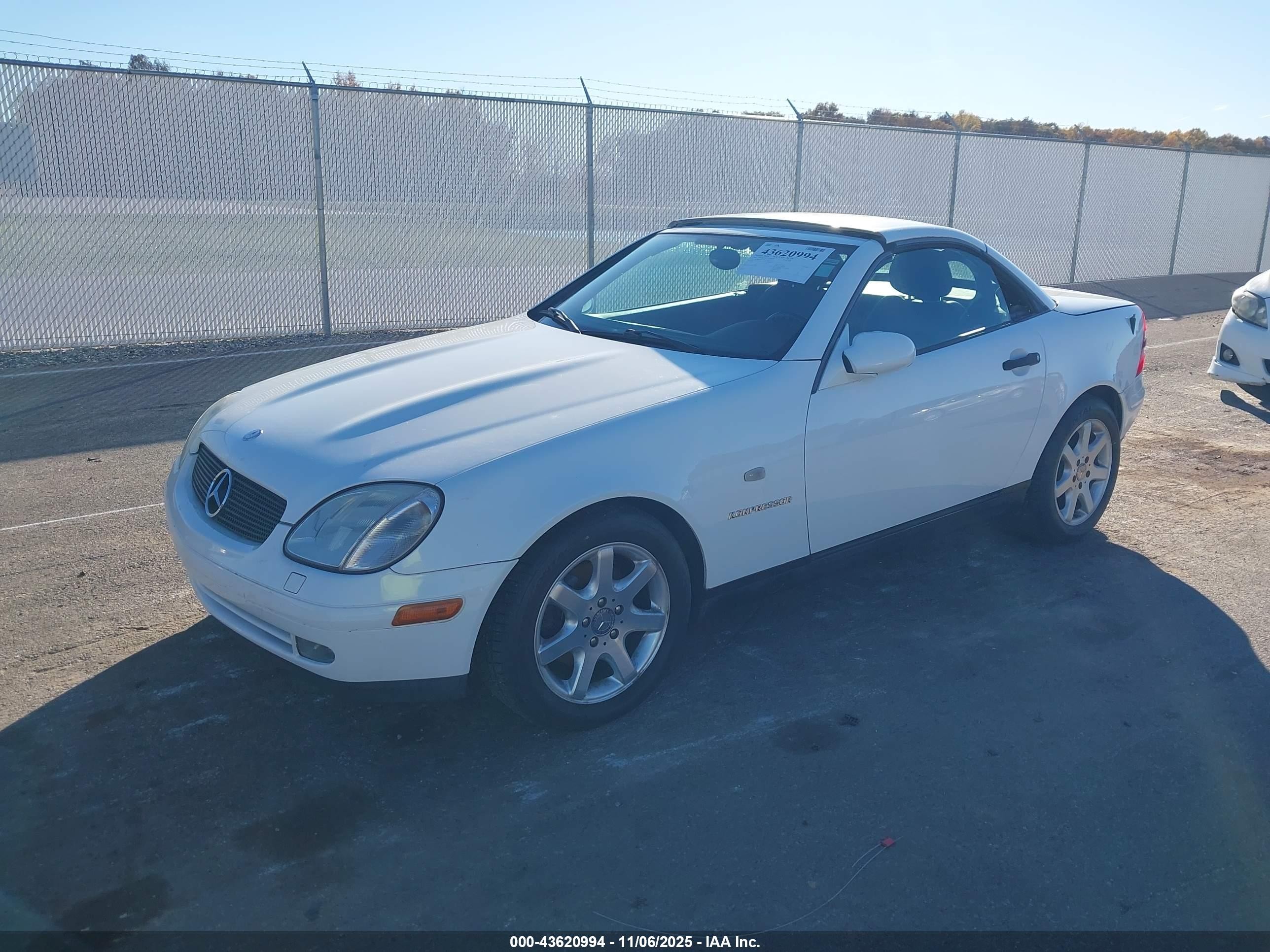 2000 Mercedes-benz Slk 230 Kompressor Белый vin: WDBKK47F6YF145023