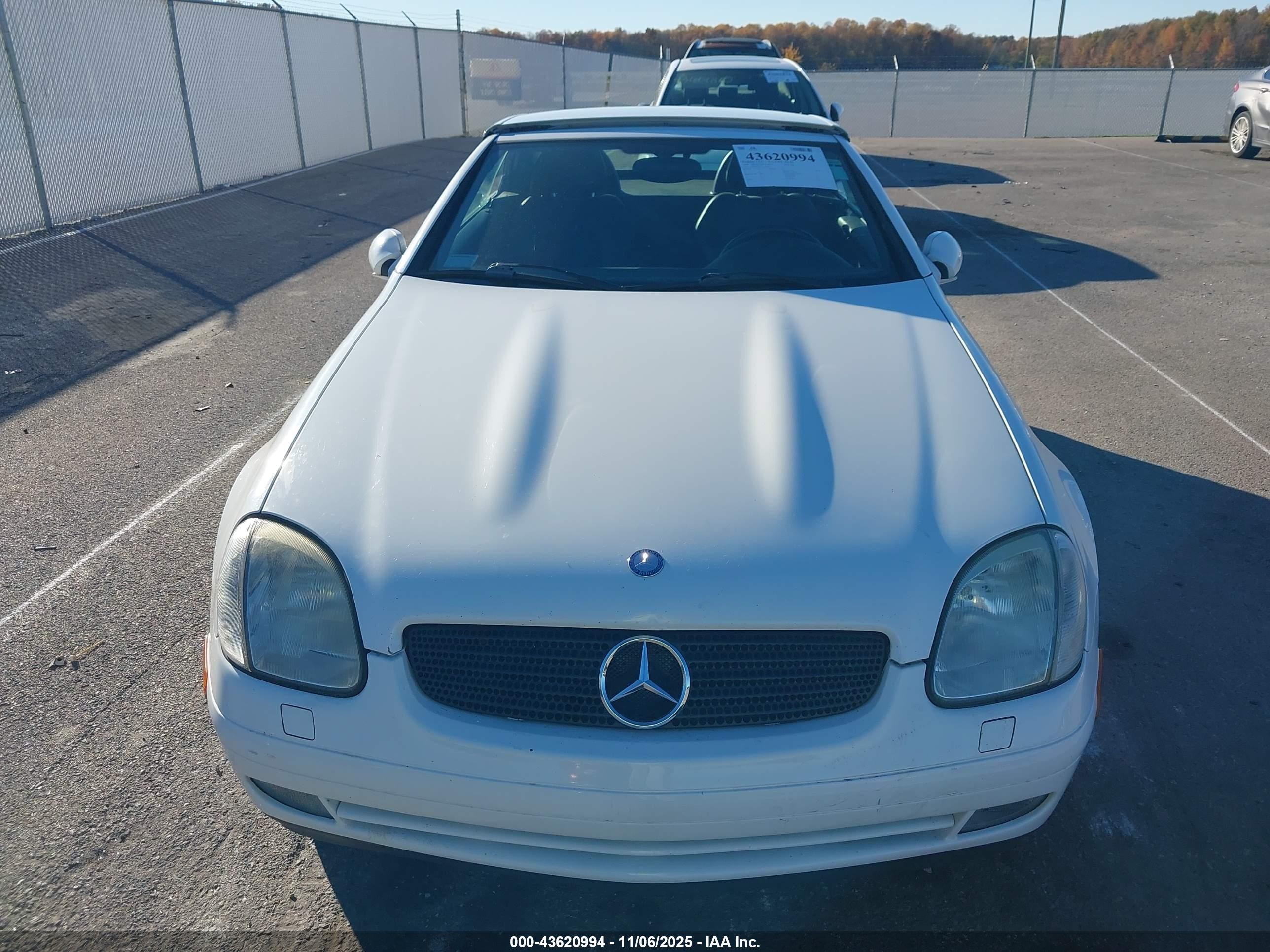 2000 Mercedes-benz Slk 230 Kompressor Белый vin: WDBKK47F6YF145023
