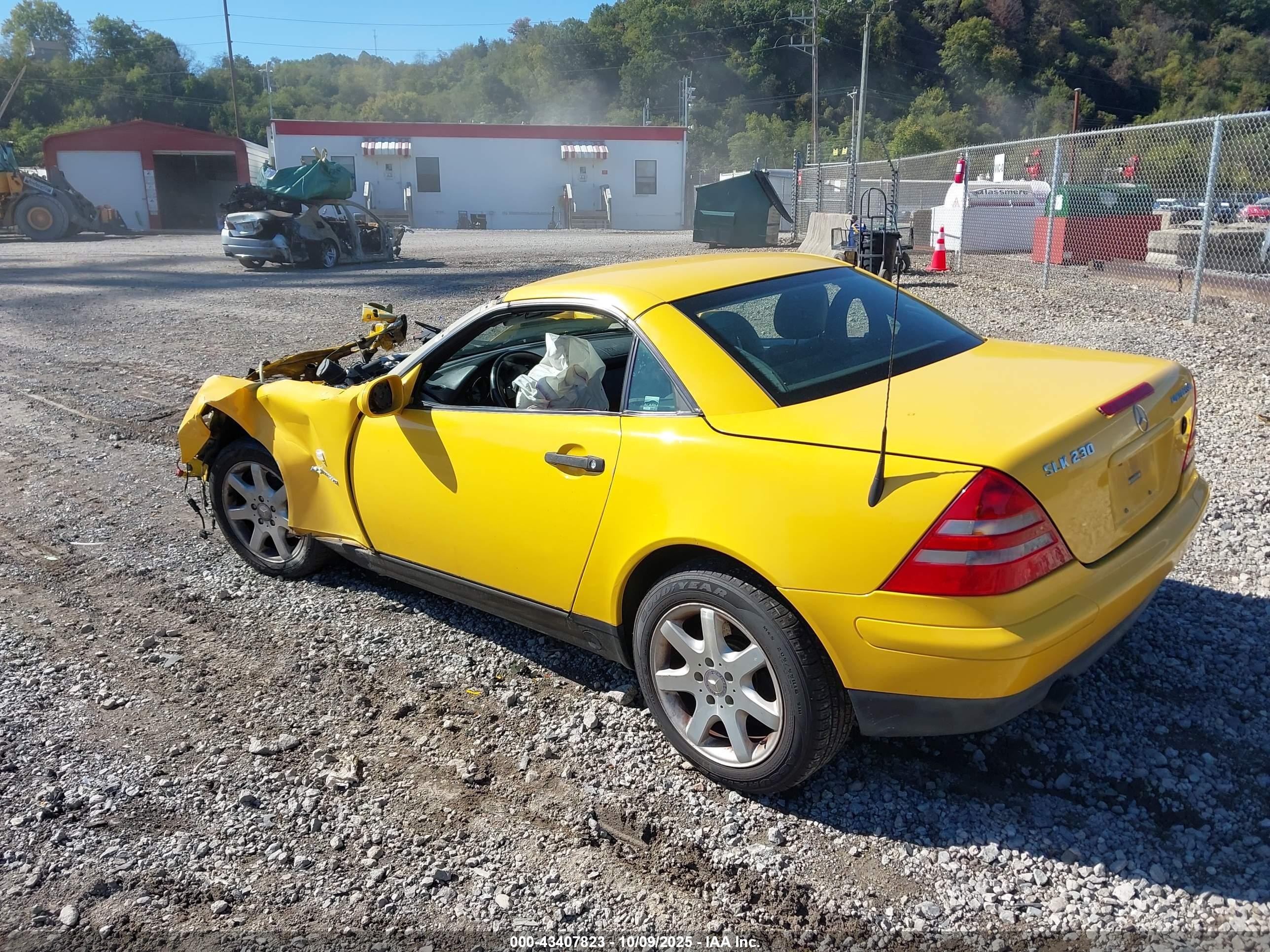 1998 Mercedes-benz Slk 230   Желтый vin: WDBKK47F7WF043663