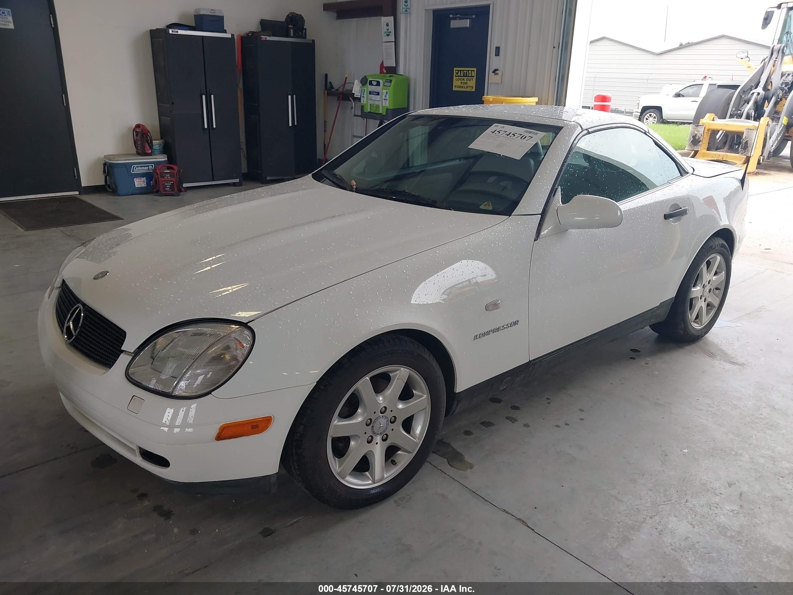1998 Mercedes-benz Slk 230   White vin: WDBKK47F7WF070703