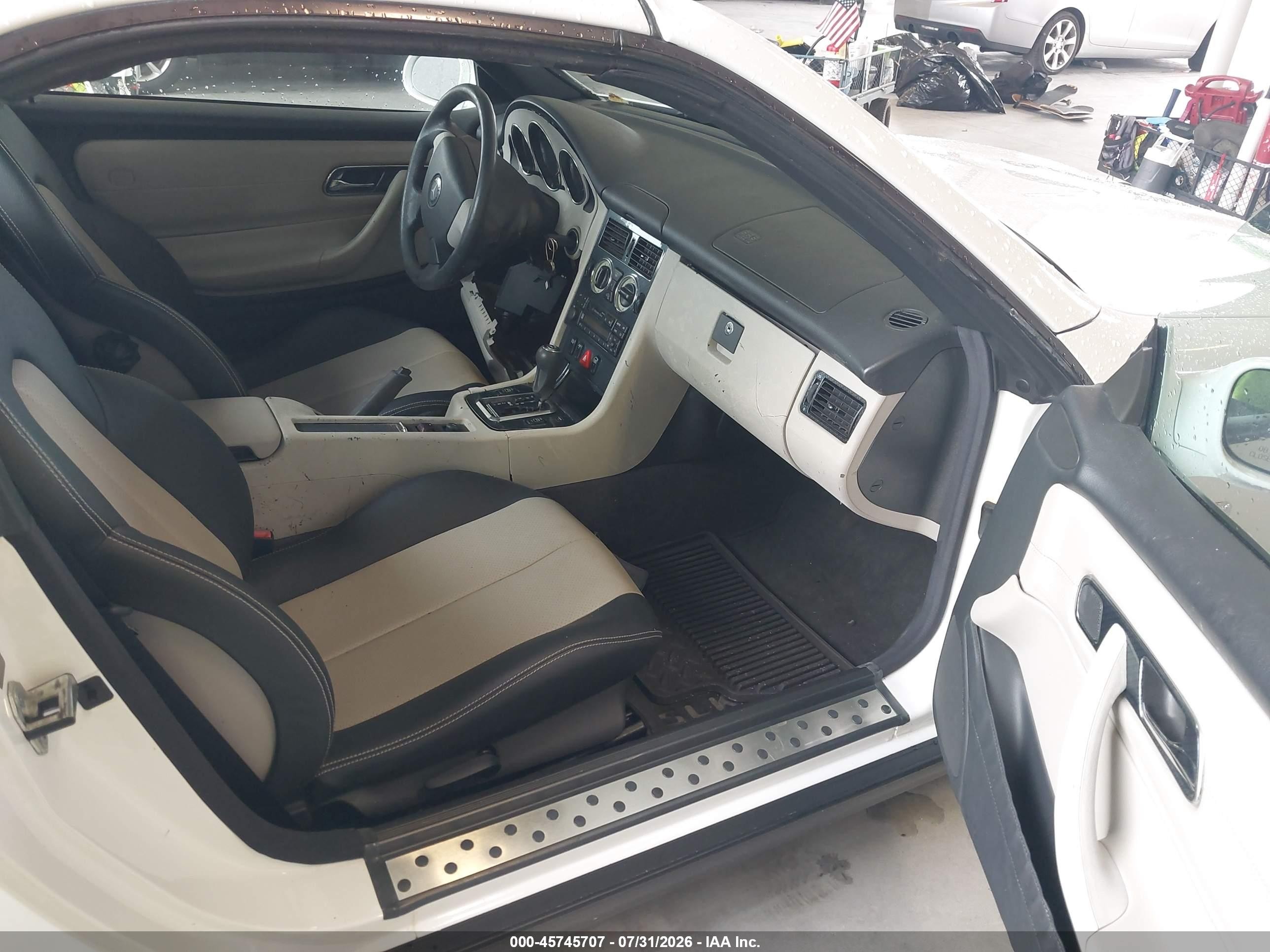 1998 Mercedes-benz Slk 230   White vin: WDBKK47F7WF070703