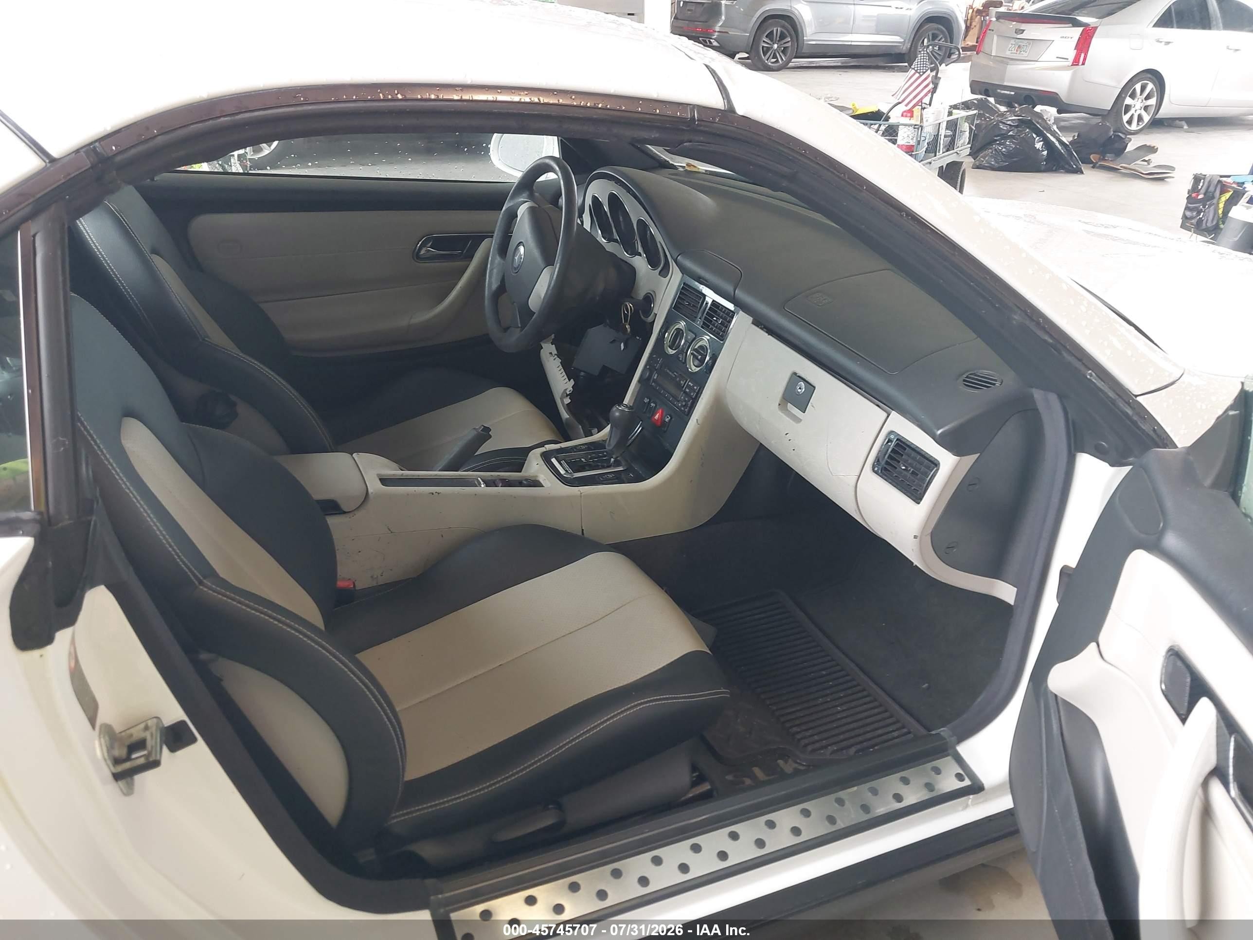 1998 Mercedes-benz Slk 230   White vin: WDBKK47F7WF070703
