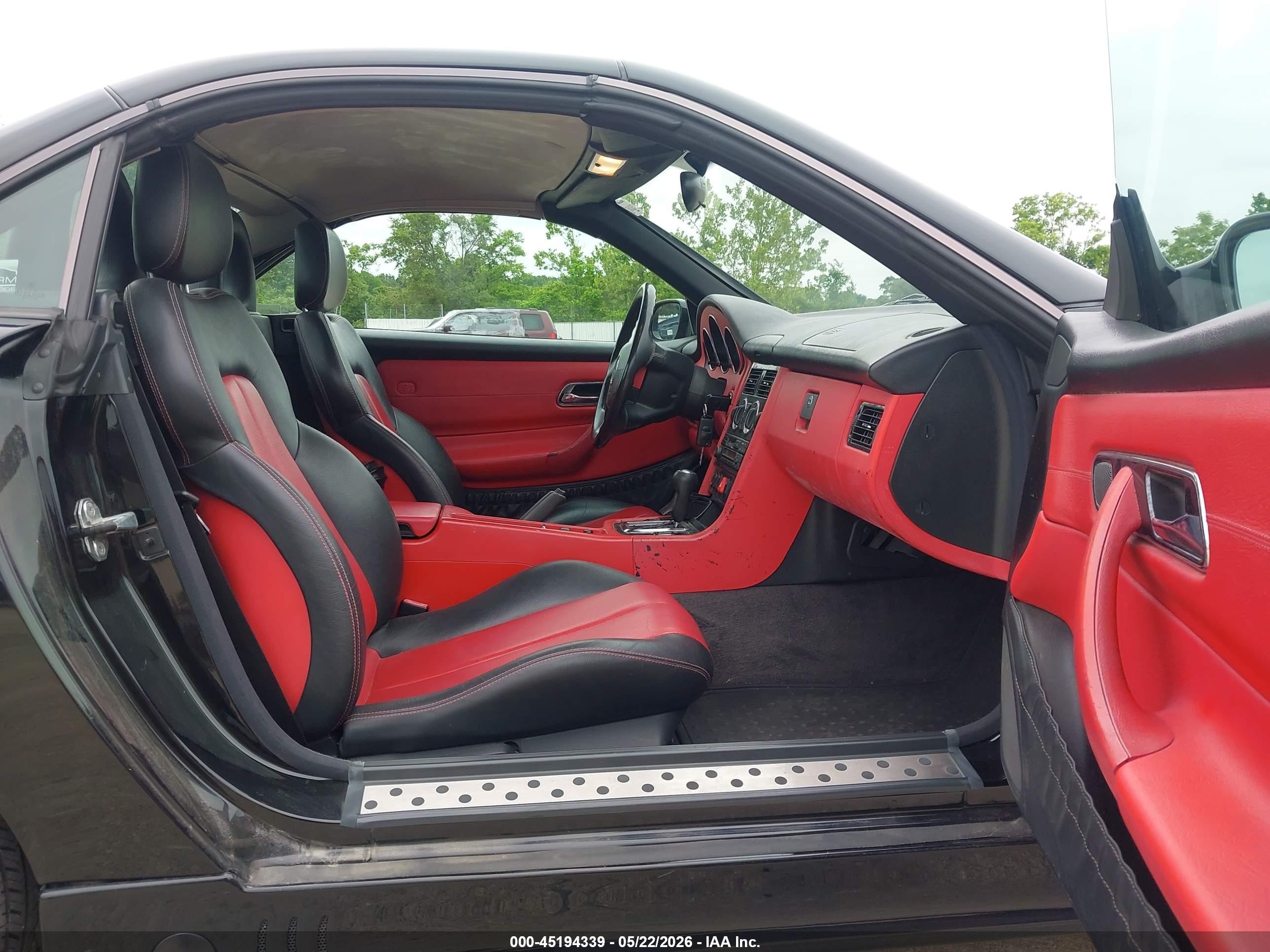 1998 Mercedes-benz Slk 230   Black vin: WDBKK47F8WF050296