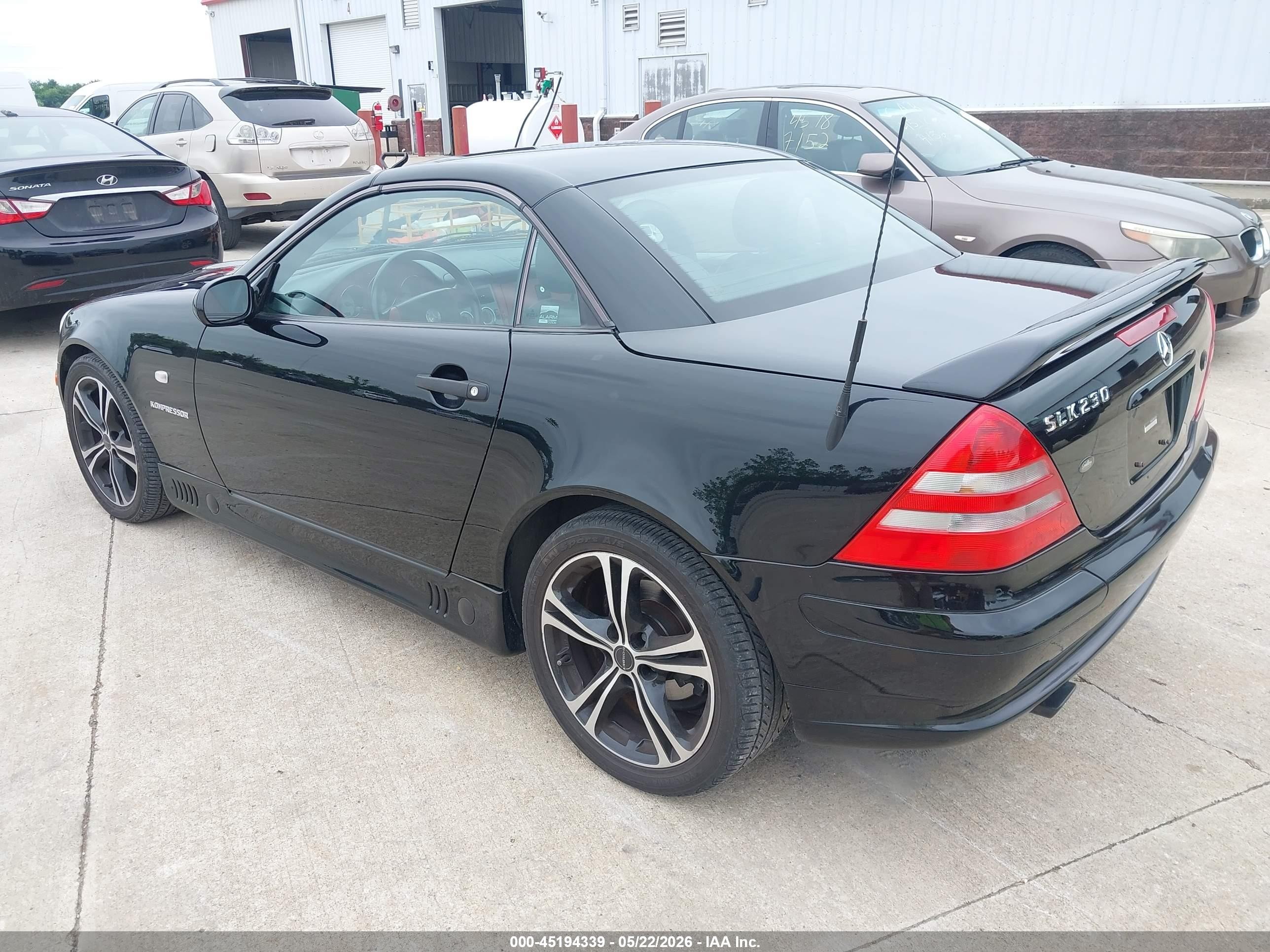 1998 Mercedes-benz Slk 230   Black vin: WDBKK47F8WF050296