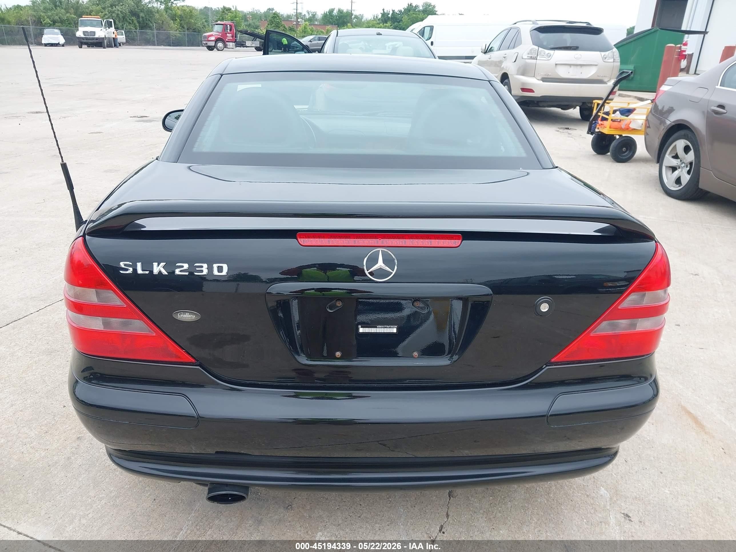 1998 Mercedes-benz Slk 230   Black vin: WDBKK47F8WF050296