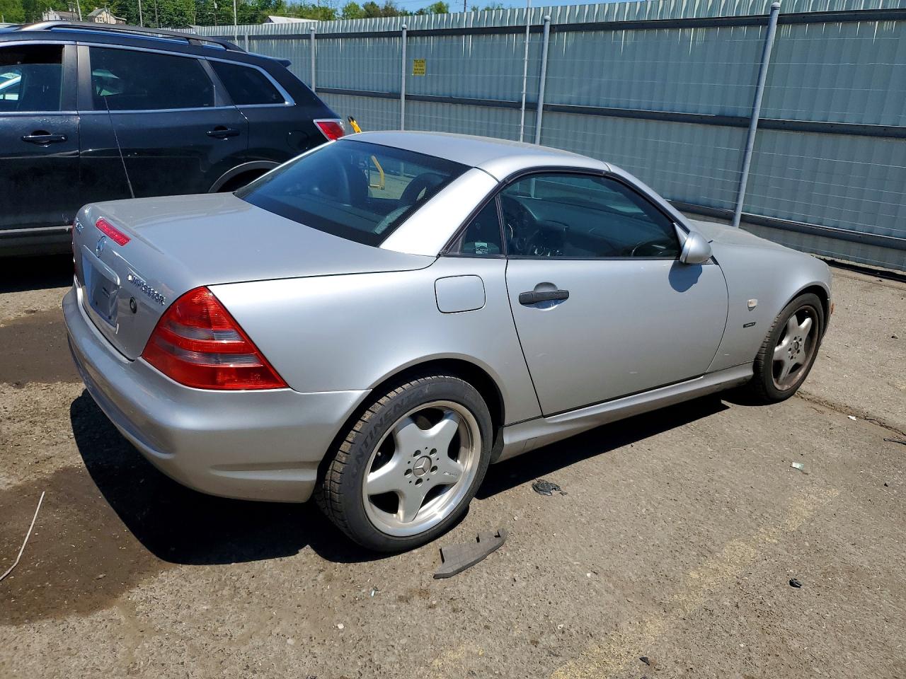1999 Mercedes-benz Slk 230 Kompressor Silver vin: WDBKK47F8XF104214