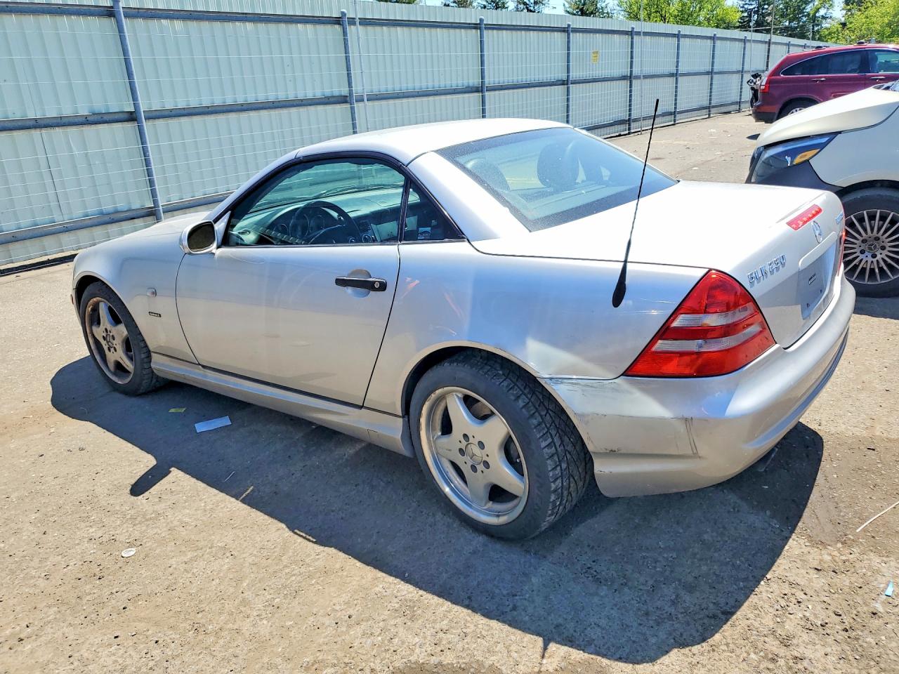 1999 Mercedes-benz Slk 230 Kompressor Silver vin: WDBKK47F8XF104214