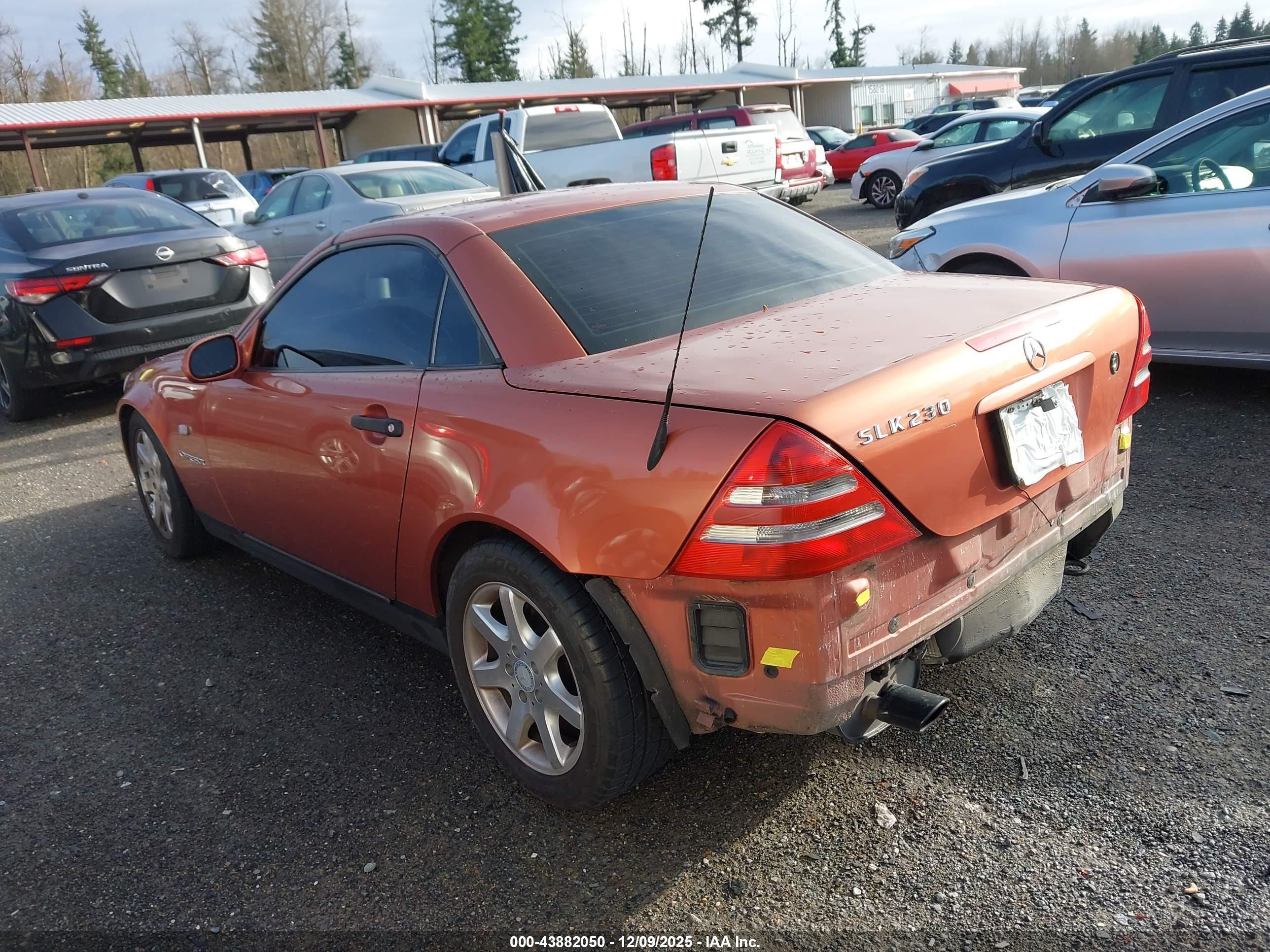 2000 Mercedes-benz Slk 230 Kompressor Orange vin: WDBKK47F8YF145329