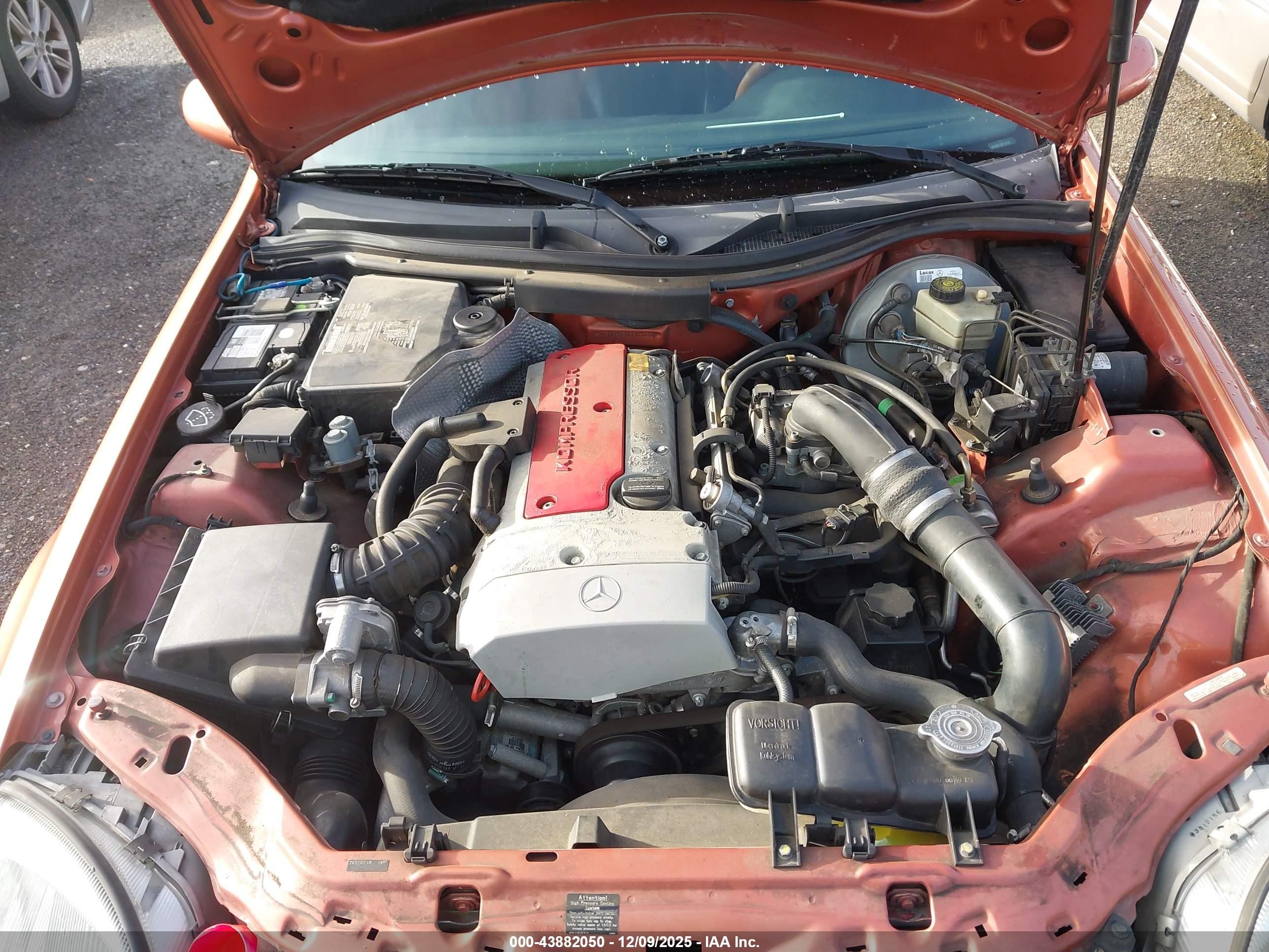 2000 Mercedes-benz Slk 230 Kompressor Orange vin: WDBKK47F8YF145329