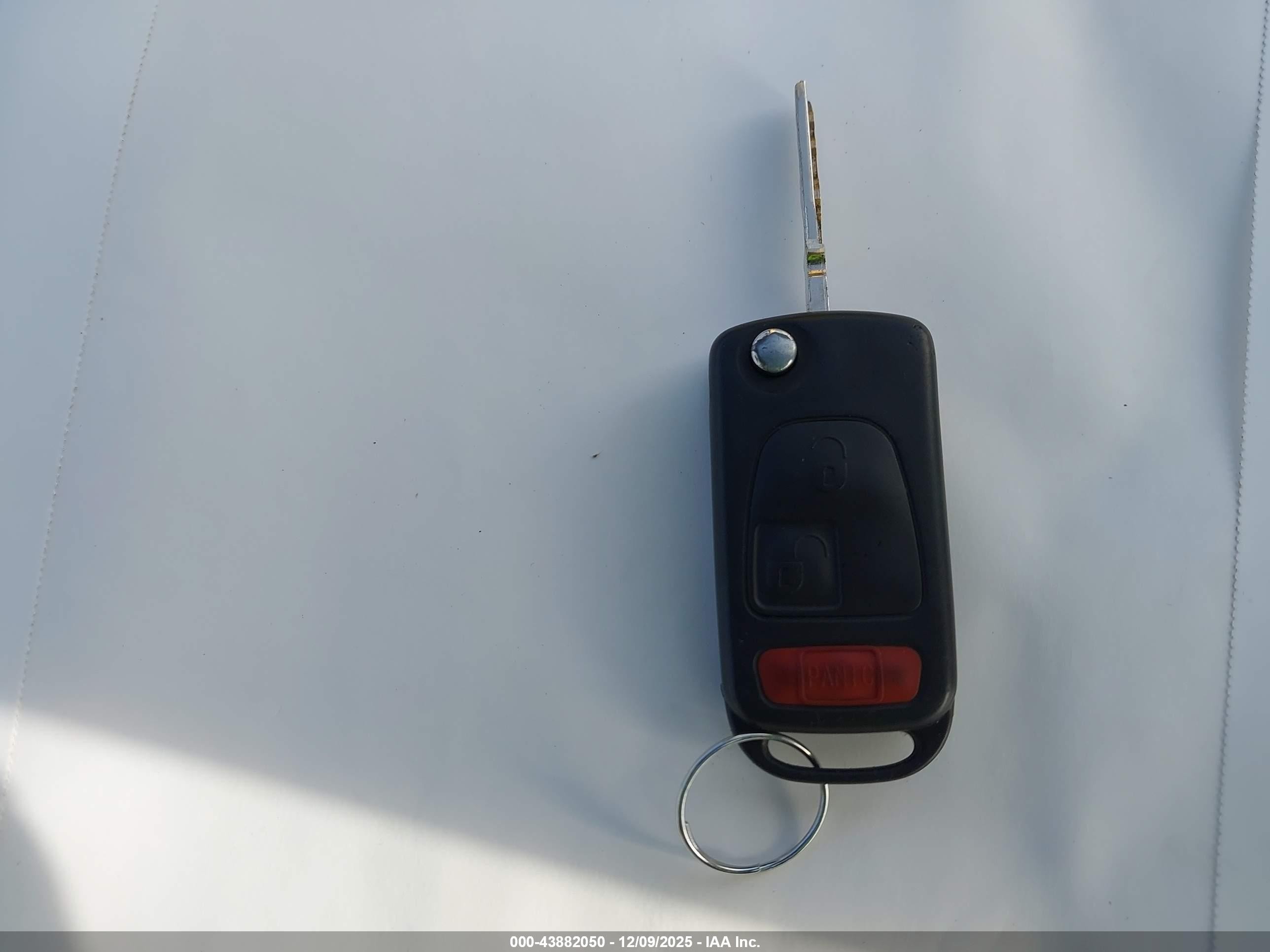 2000 Mercedes-benz Slk 230 Kompressor Orange vin: WDBKK47F8YF145329