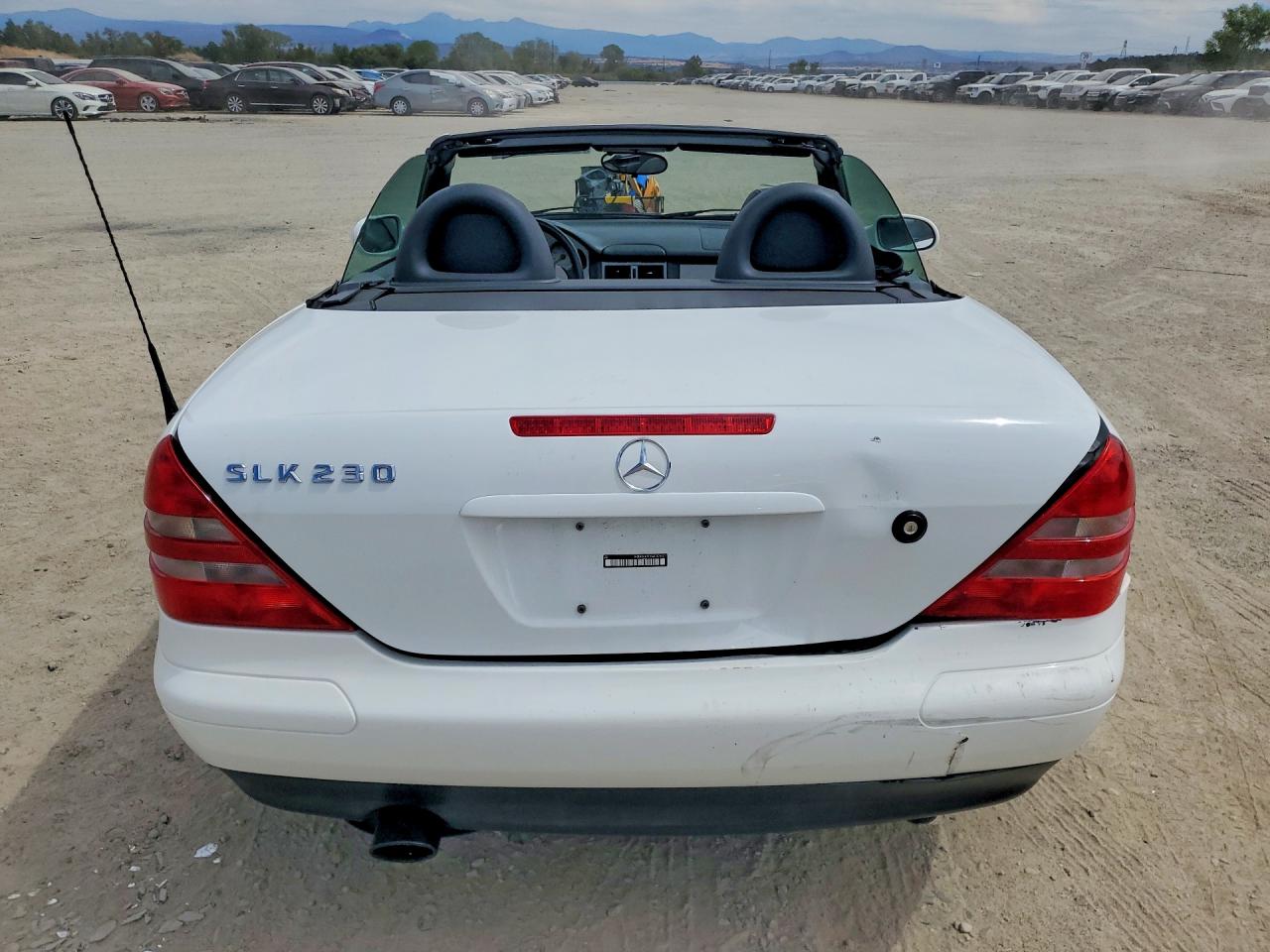 1998 Mercedes-benz Slk 230 Kompressor White vin: WDBKK47FXWF021401