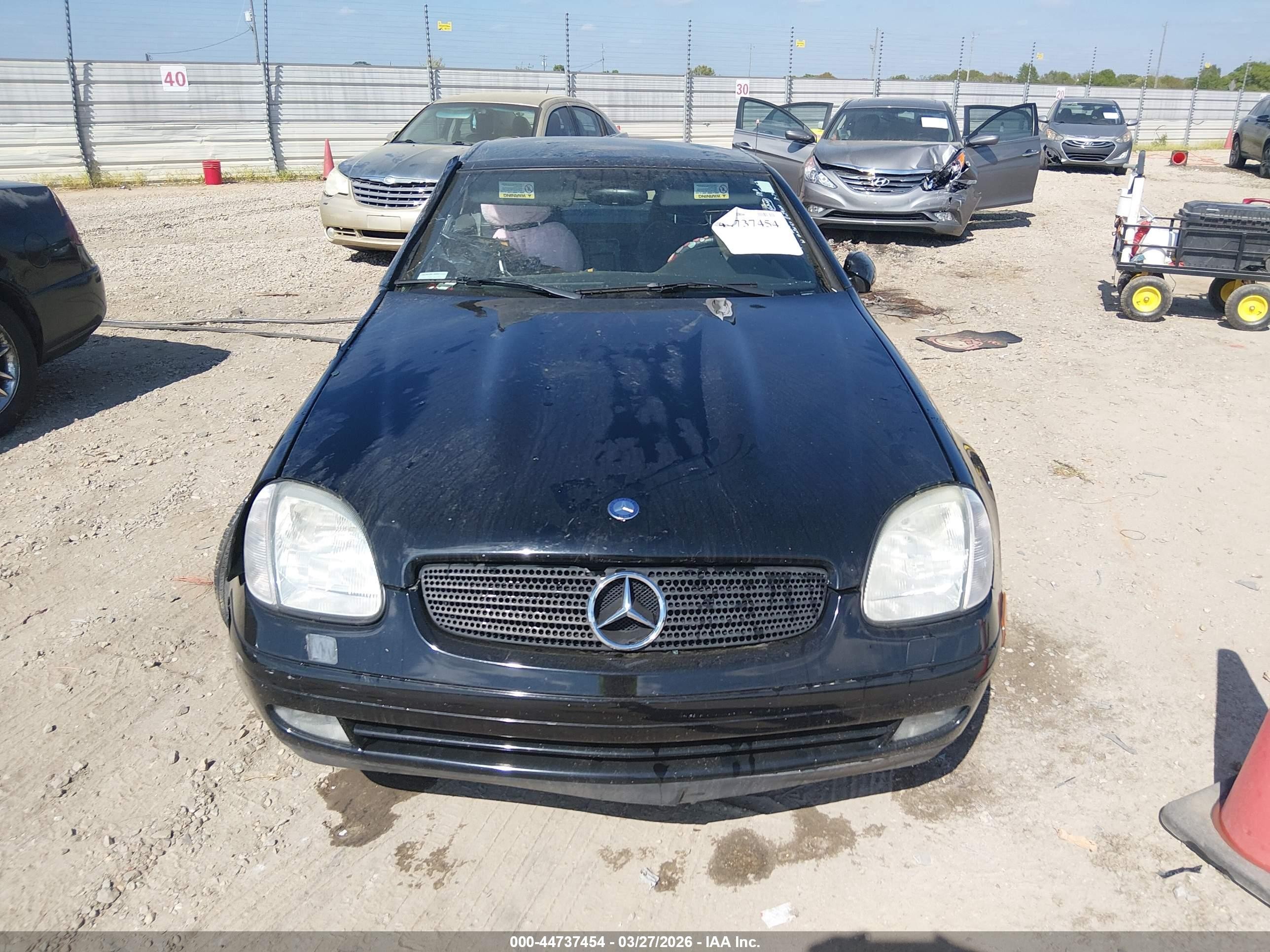 1998 Mercedes-benz Slk 230   Black vin: WDBKK47FXWF074275