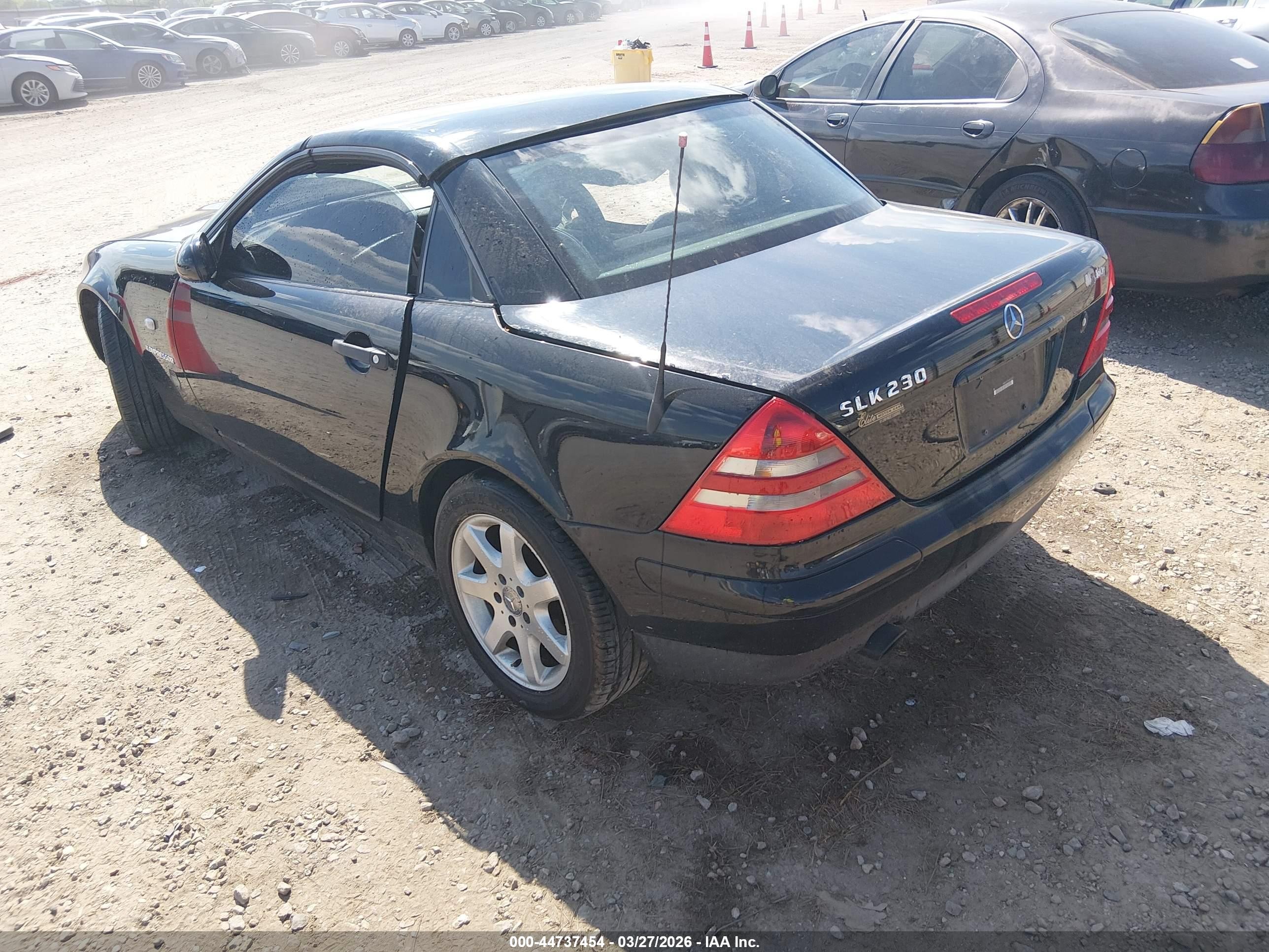 1998 Mercedes-benz Slk 230   Black vin: WDBKK47FXWF074275