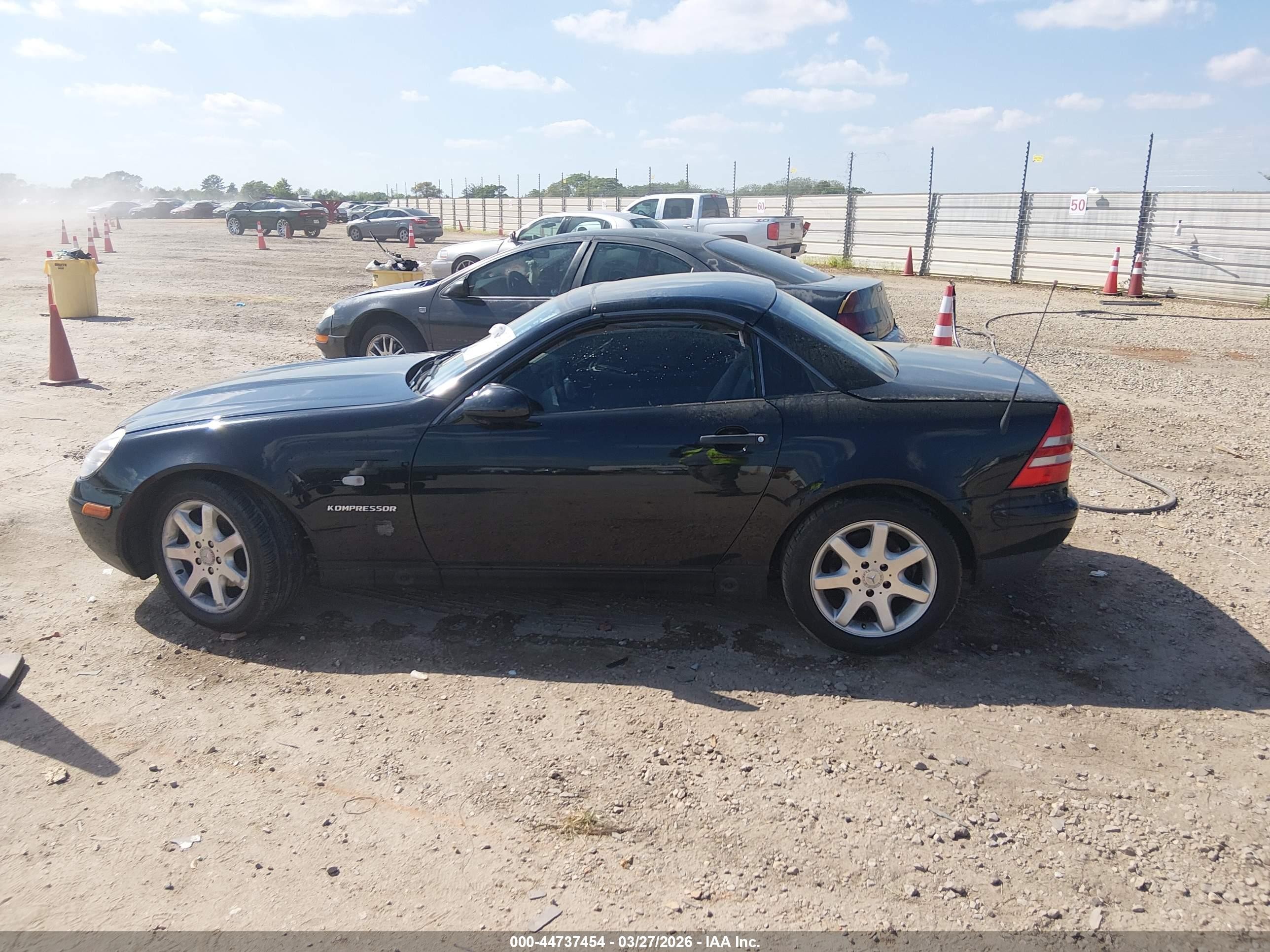 1998 Mercedes-benz Slk 230   Black vin: WDBKK47FXWF074275