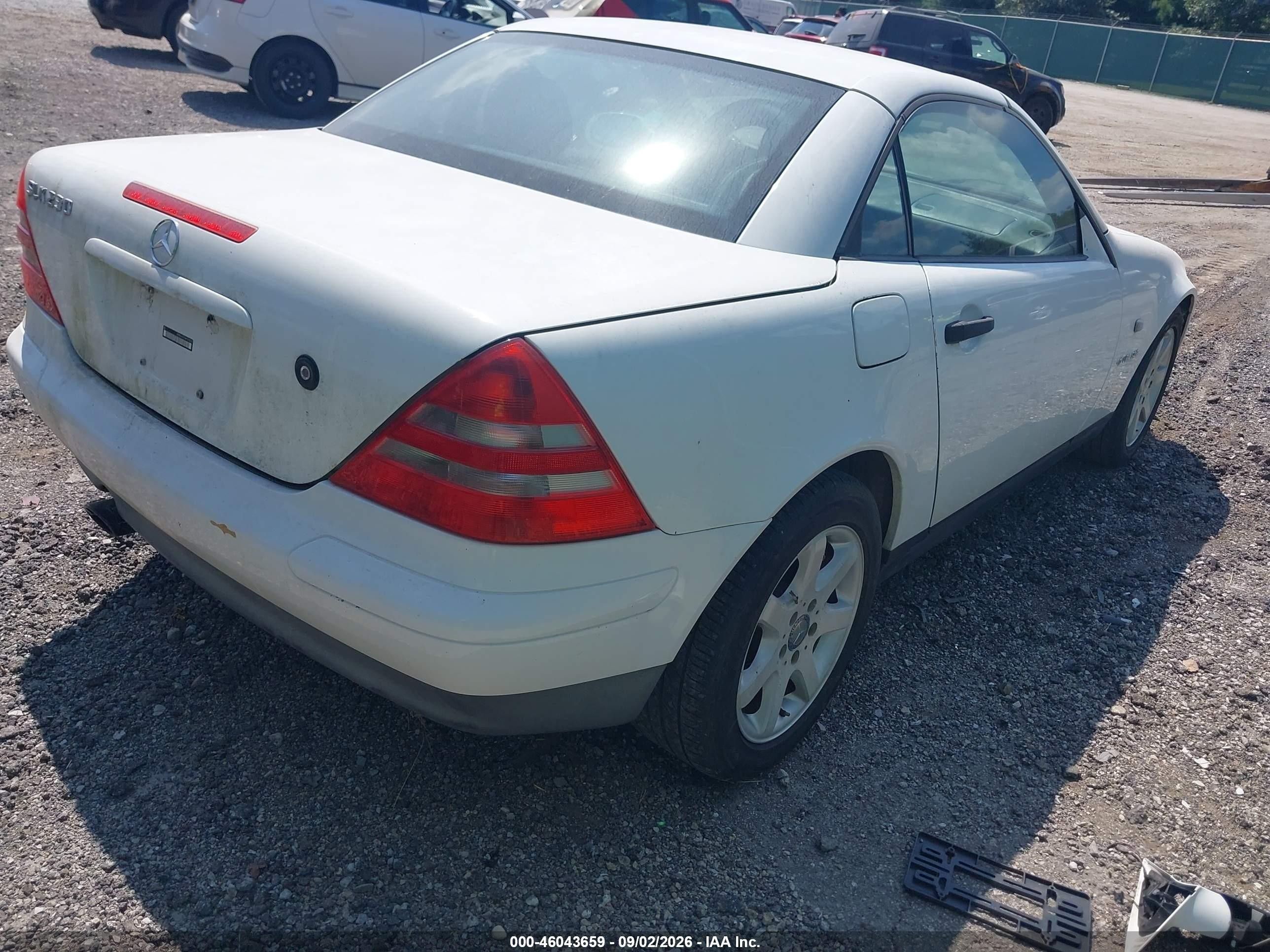 1998 Mercedes-benz Slk 230   Белый vin: WDBKK47FXWF076530