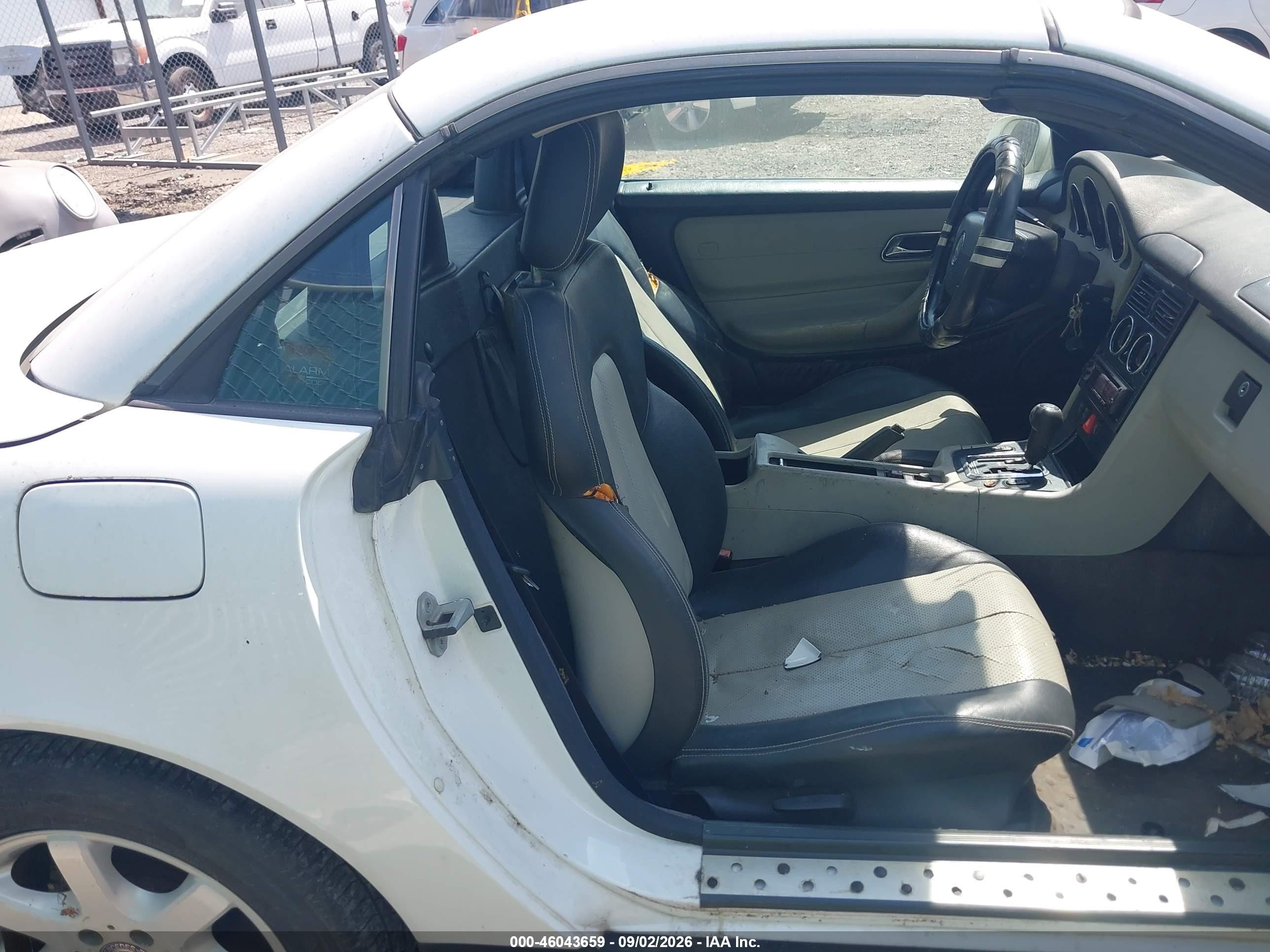 1998 Mercedes-benz Slk 230   Белый vin: WDBKK47FXWF076530