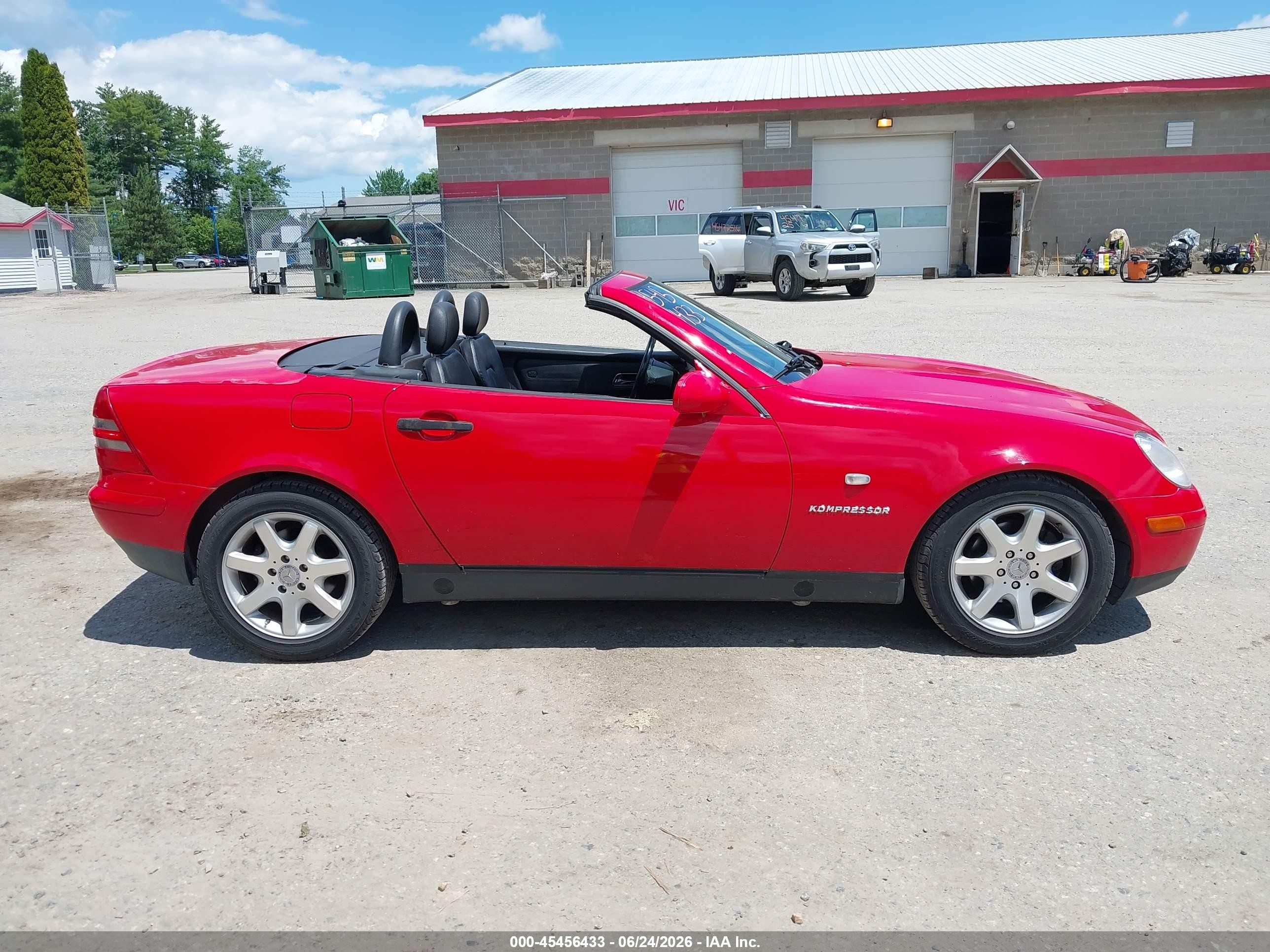 2000 Mercedes-benz Slk 230 Kompressor Red vin: WDBKK47FXYF147499